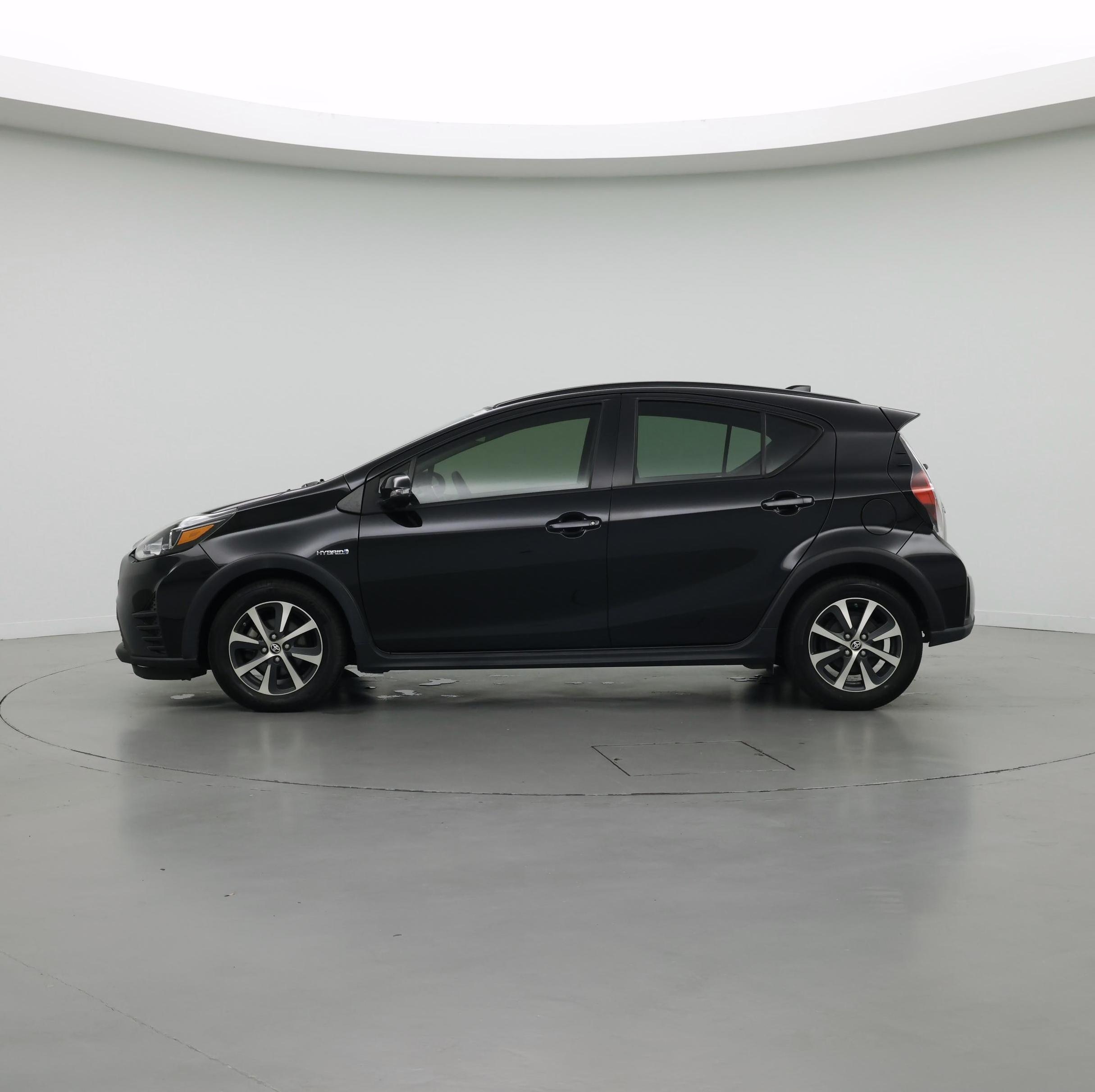 Thumbnail: 2018 Toyota Prius c - 3
