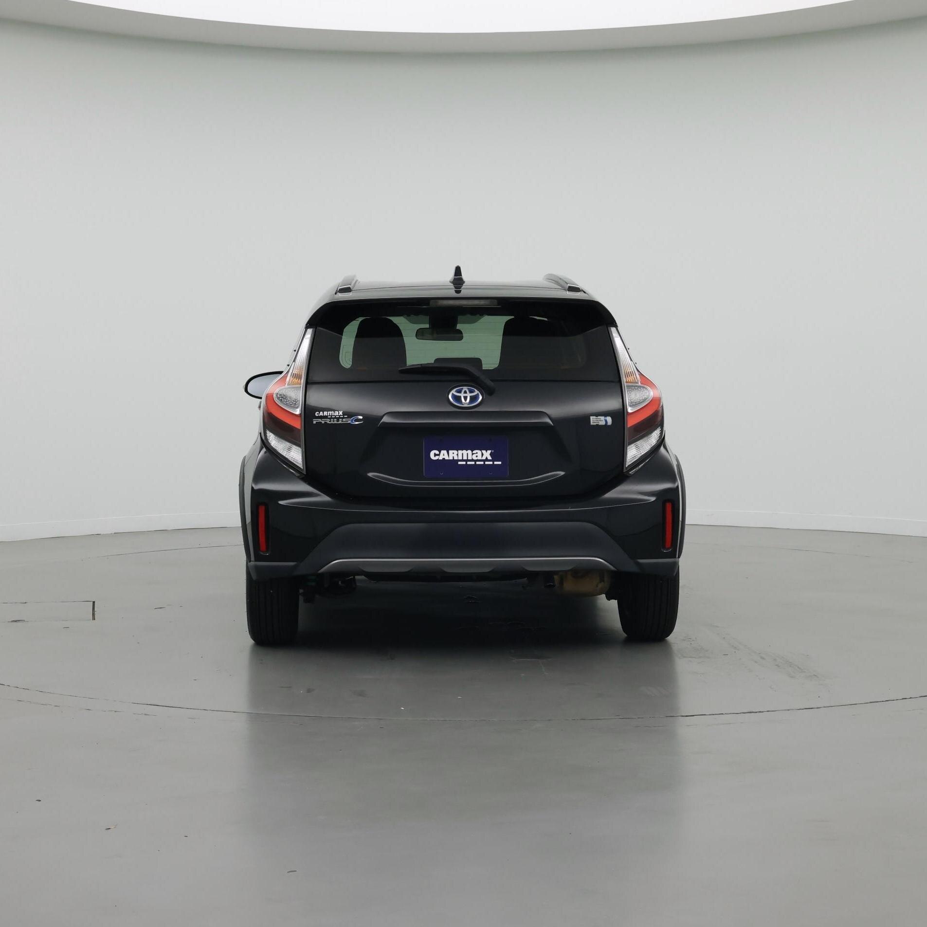 Thumbnail: 2018 Toyota Prius c - 6