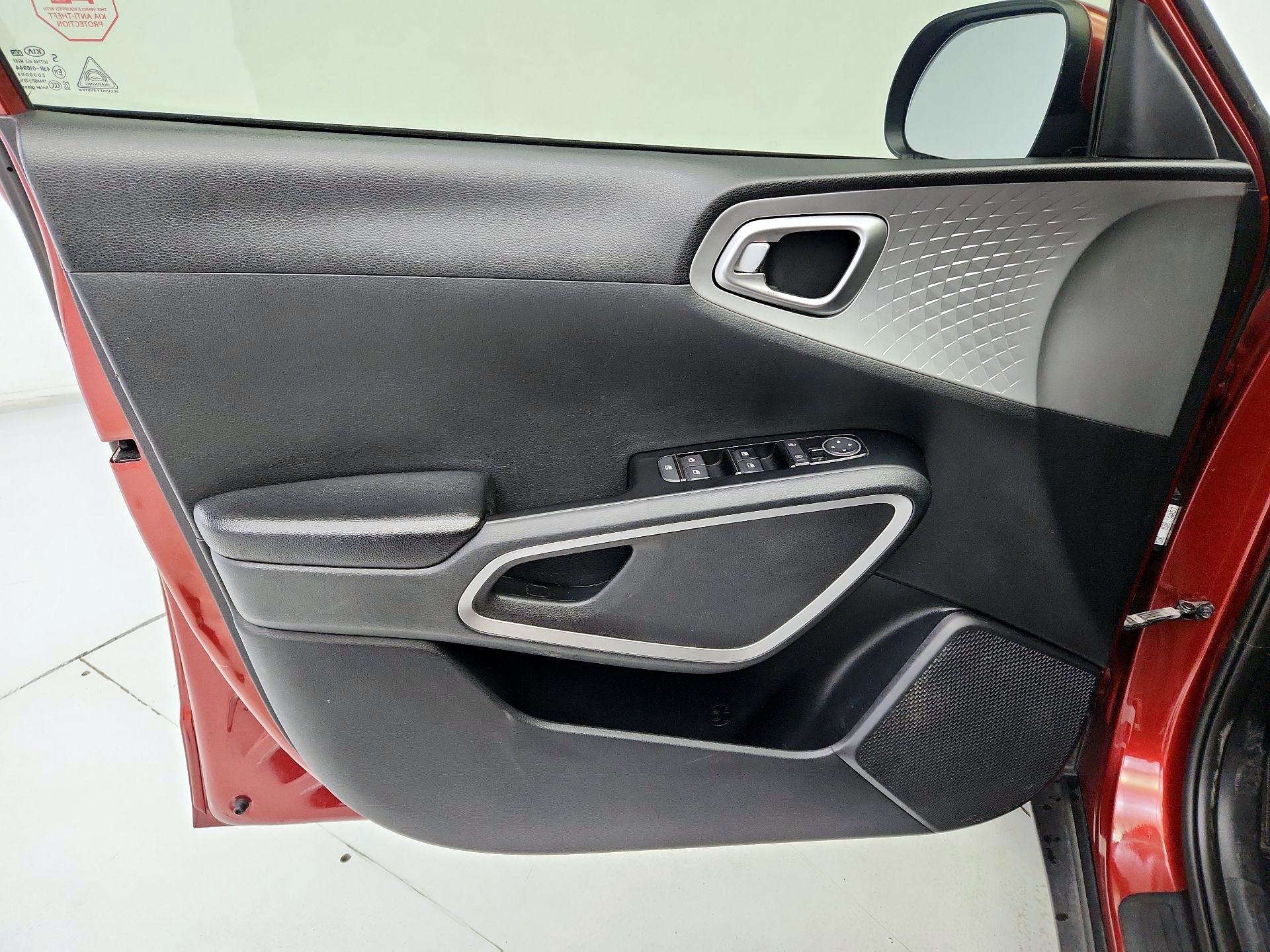 Thumbnail: 2020 Kia Soul - 12