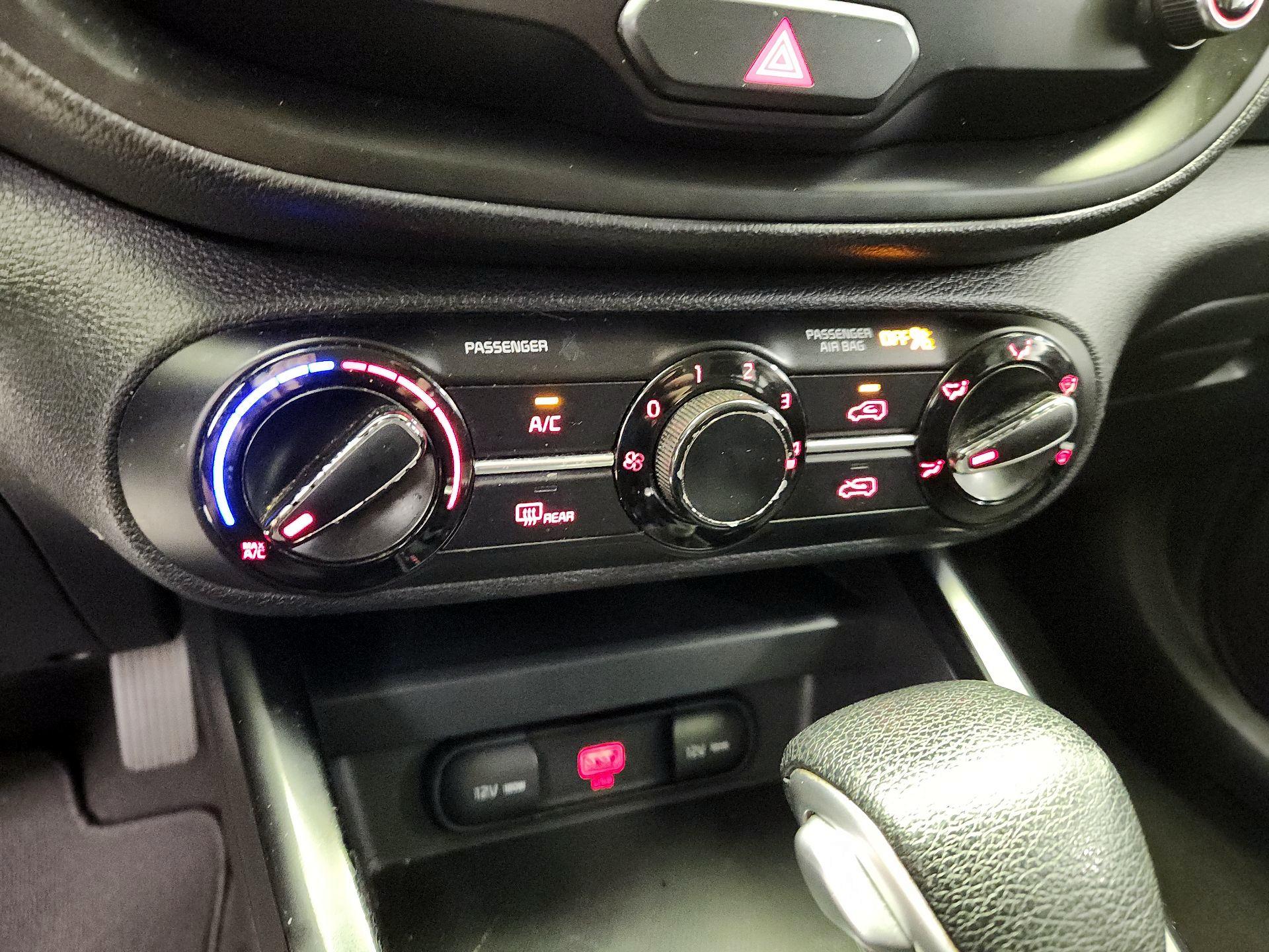 Thumbnail: 2020 Kia Soul - 16