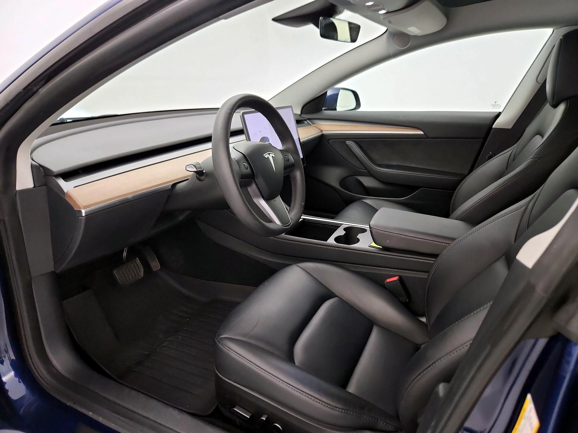 Thumbnail: 2023 Tesla Model 3 - 11