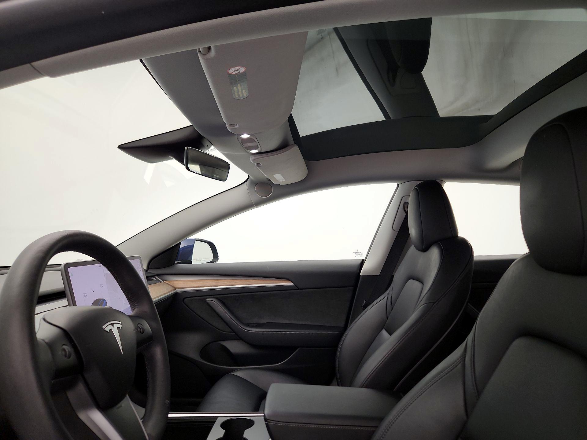 Thumbnail: 2023 Tesla Model 3 - 18