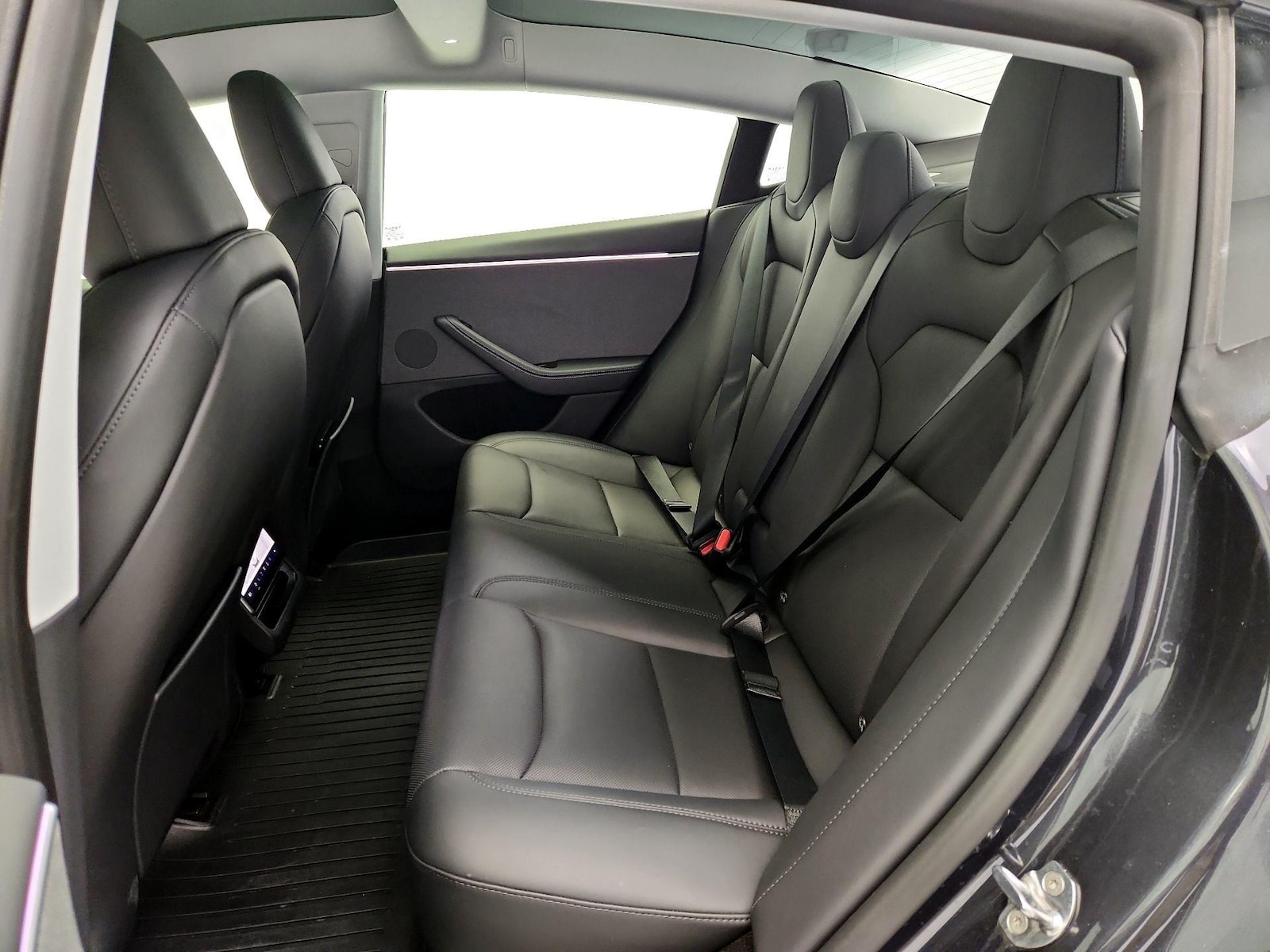 2025 Tesla Model 3 Long Range - Photo 21