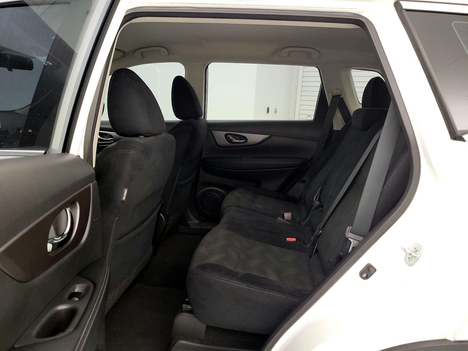 Thumbnail: 2015 Nissan Rogue - 19