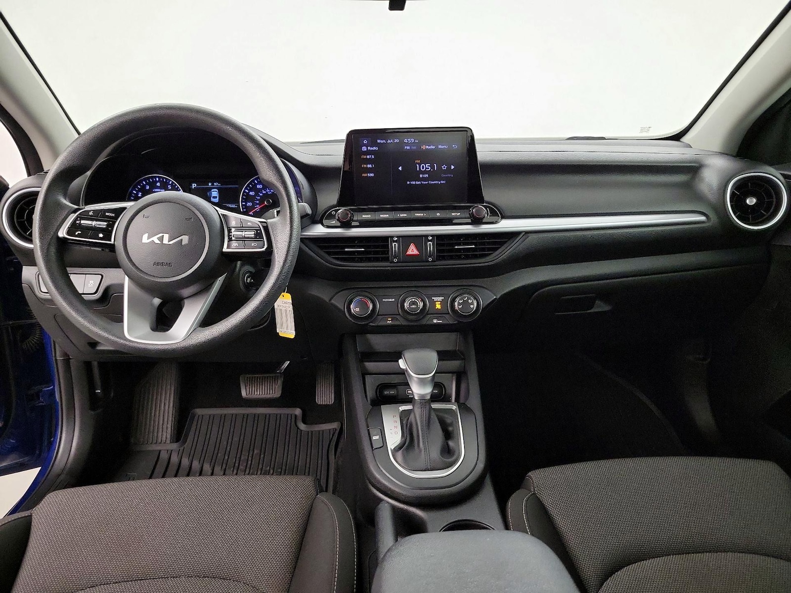 2023 Kia Forte LXS - Photo 10