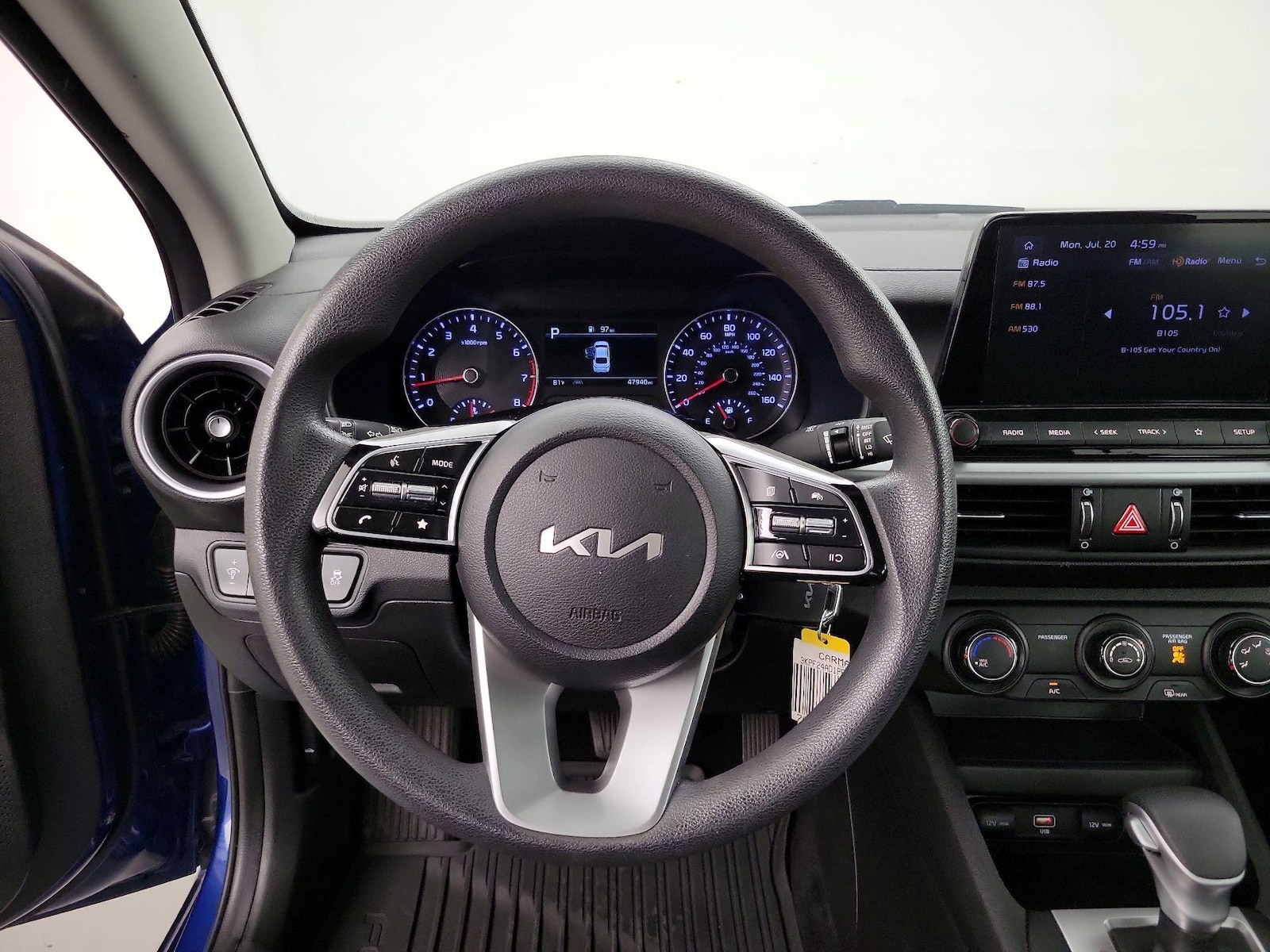 2023 Kia Forte LXS - Photo 11