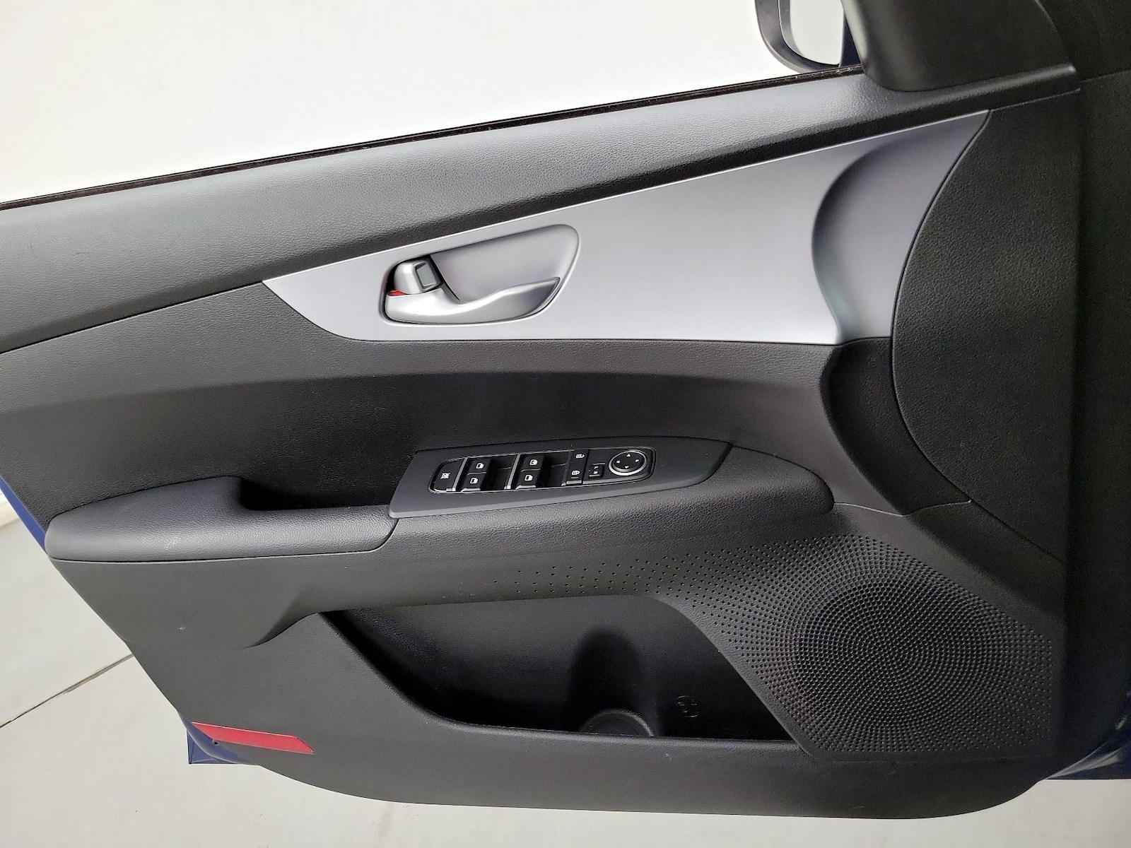 2023 Kia Forte LXS - Photo 13