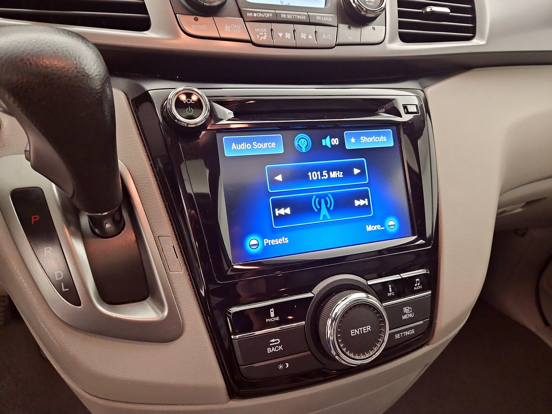 Thumbnail: 2015 Honda Odyssey - 15