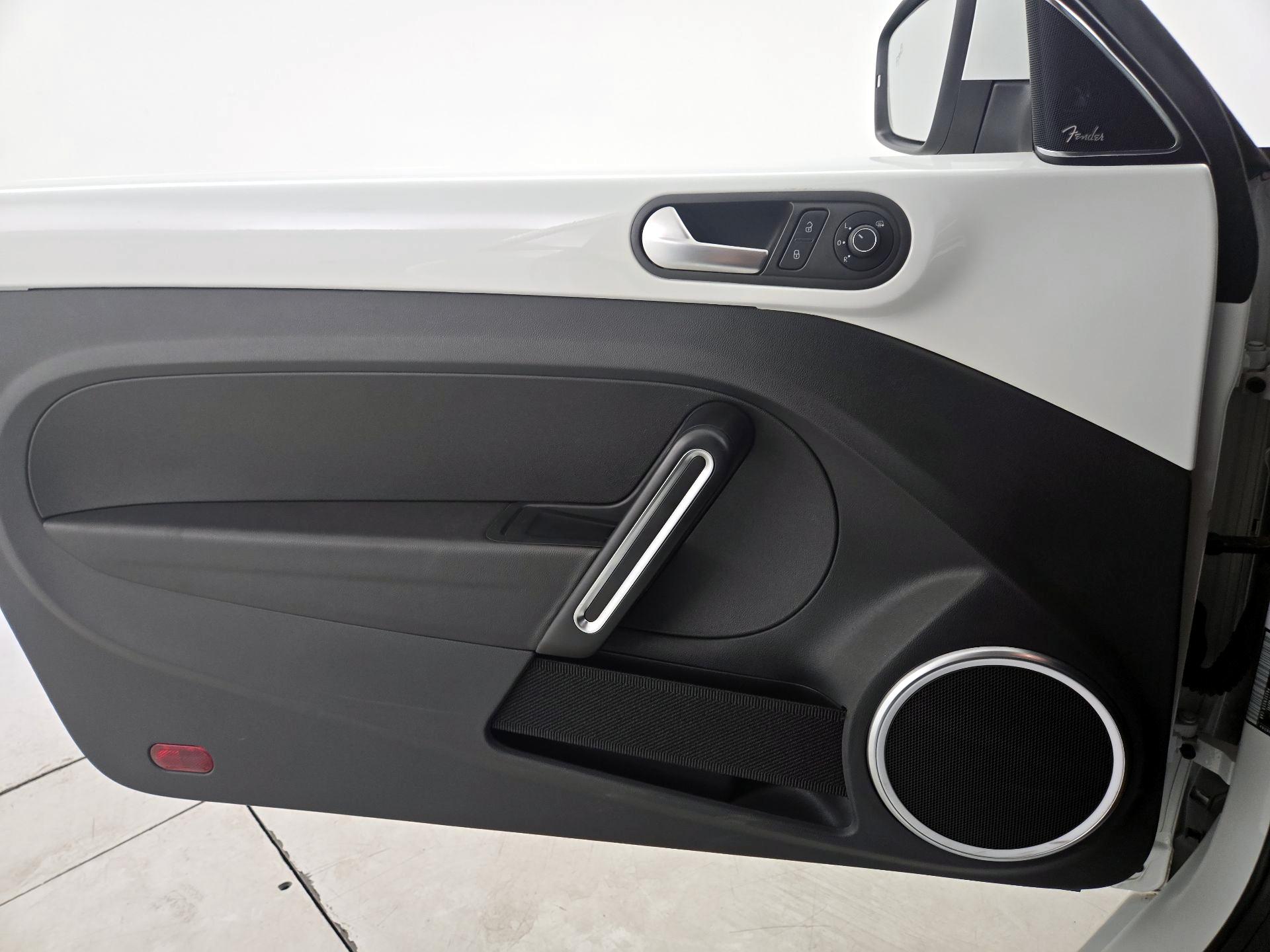 Thumbnail: 2019 Volkswagen Beetle - 12