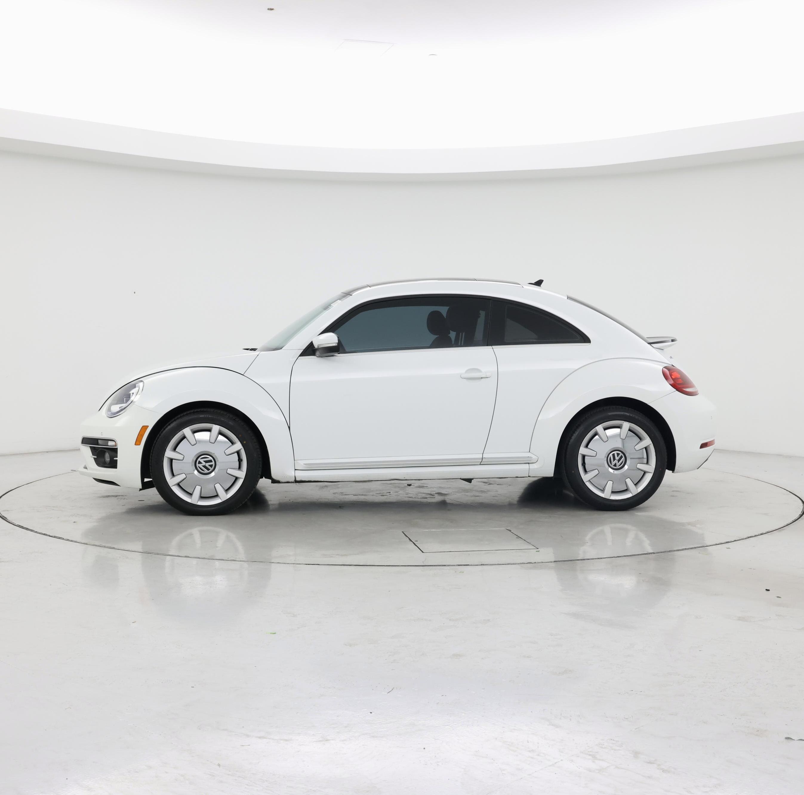 Thumbnail: 2019 Volkswagen Beetle - 3