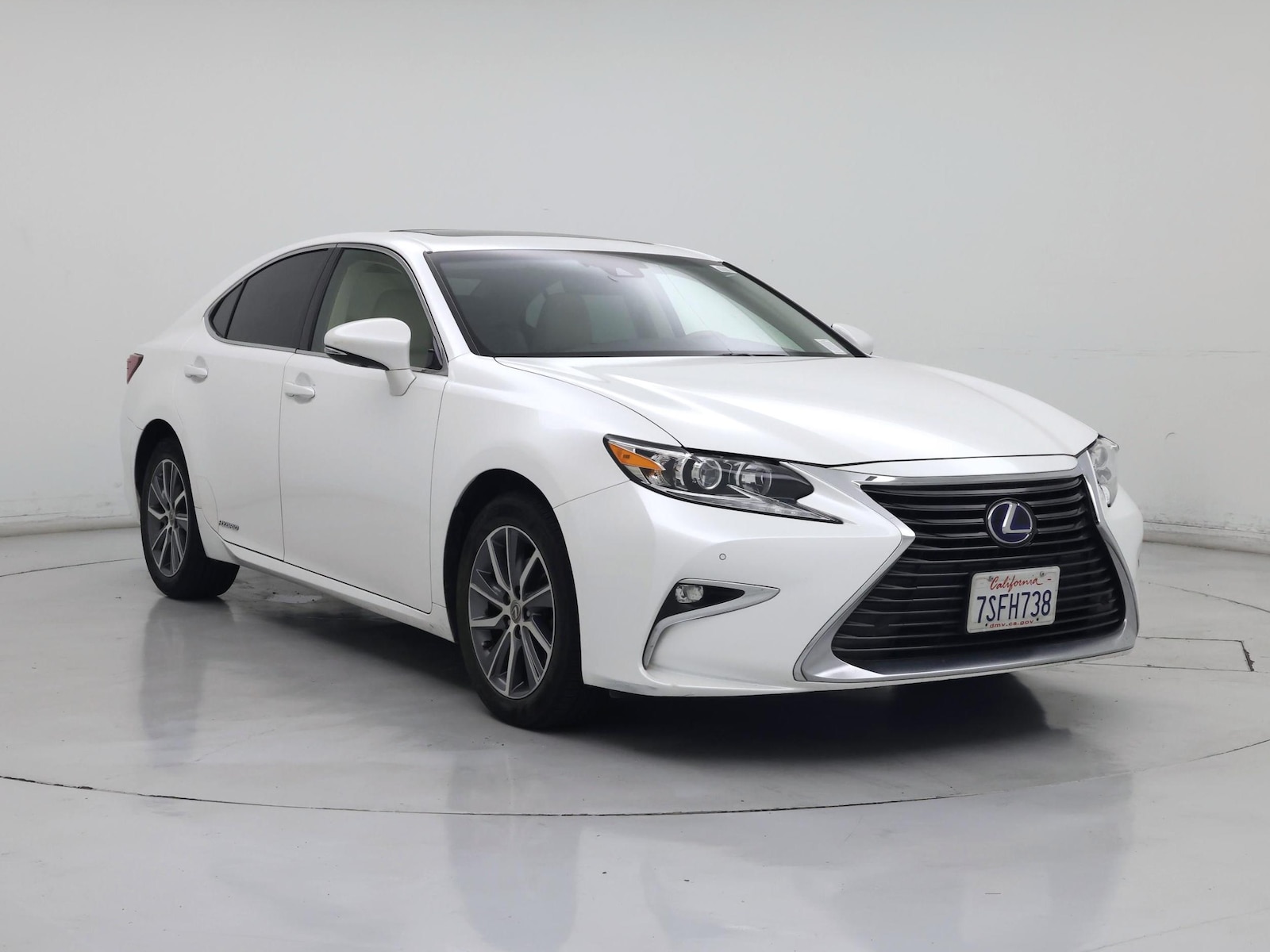 2016 Lexus ES 300h - Photo 2