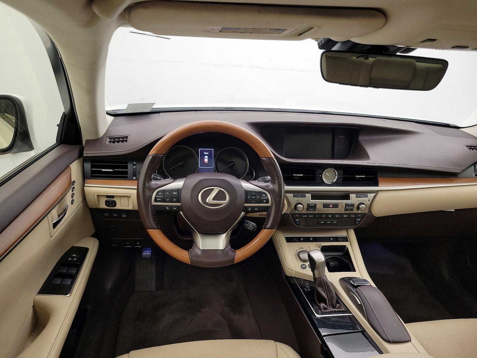 2016 Lexus ES 300h - Photo 11