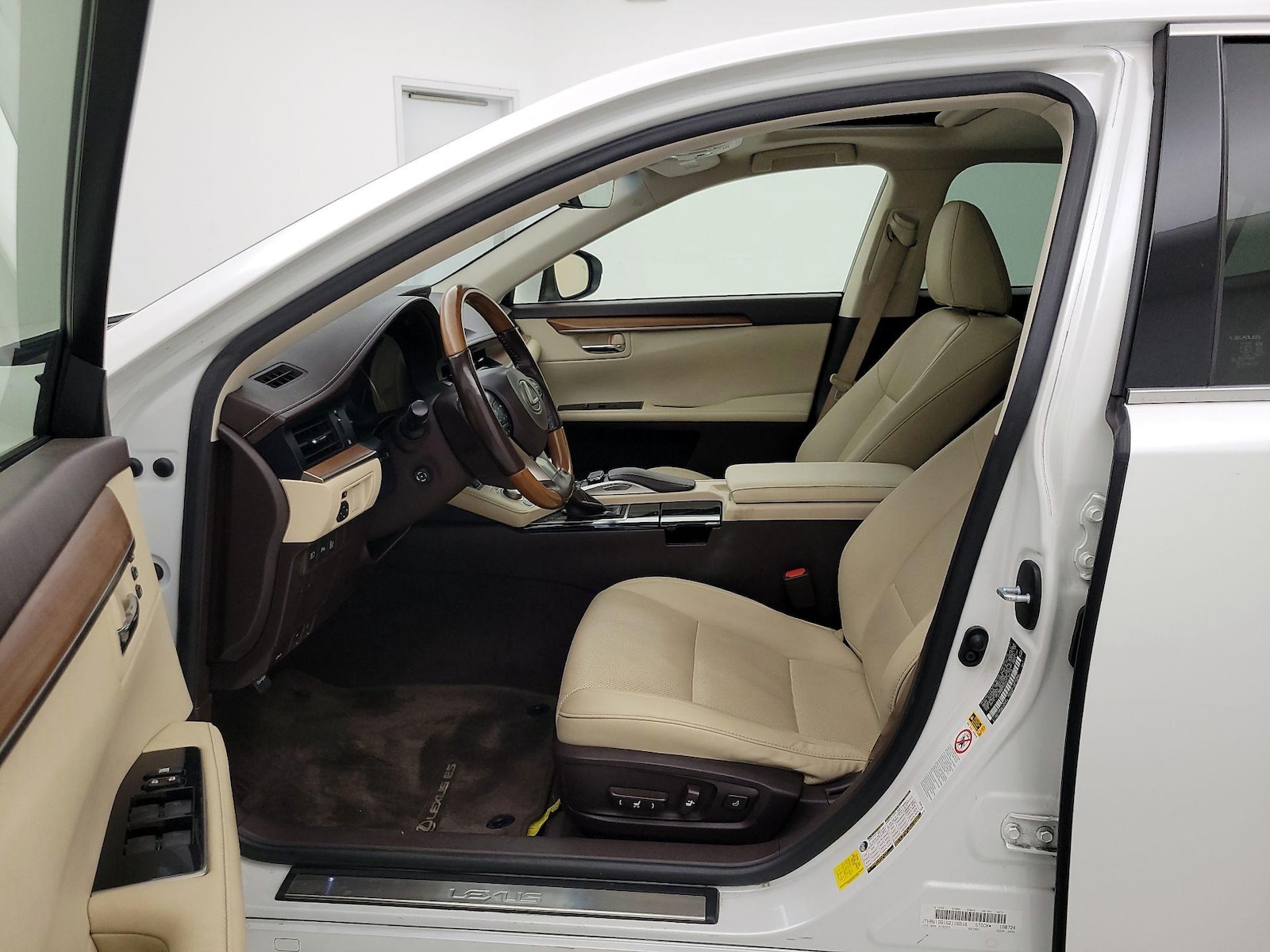 2016 Lexus ES 300h - Photo 12