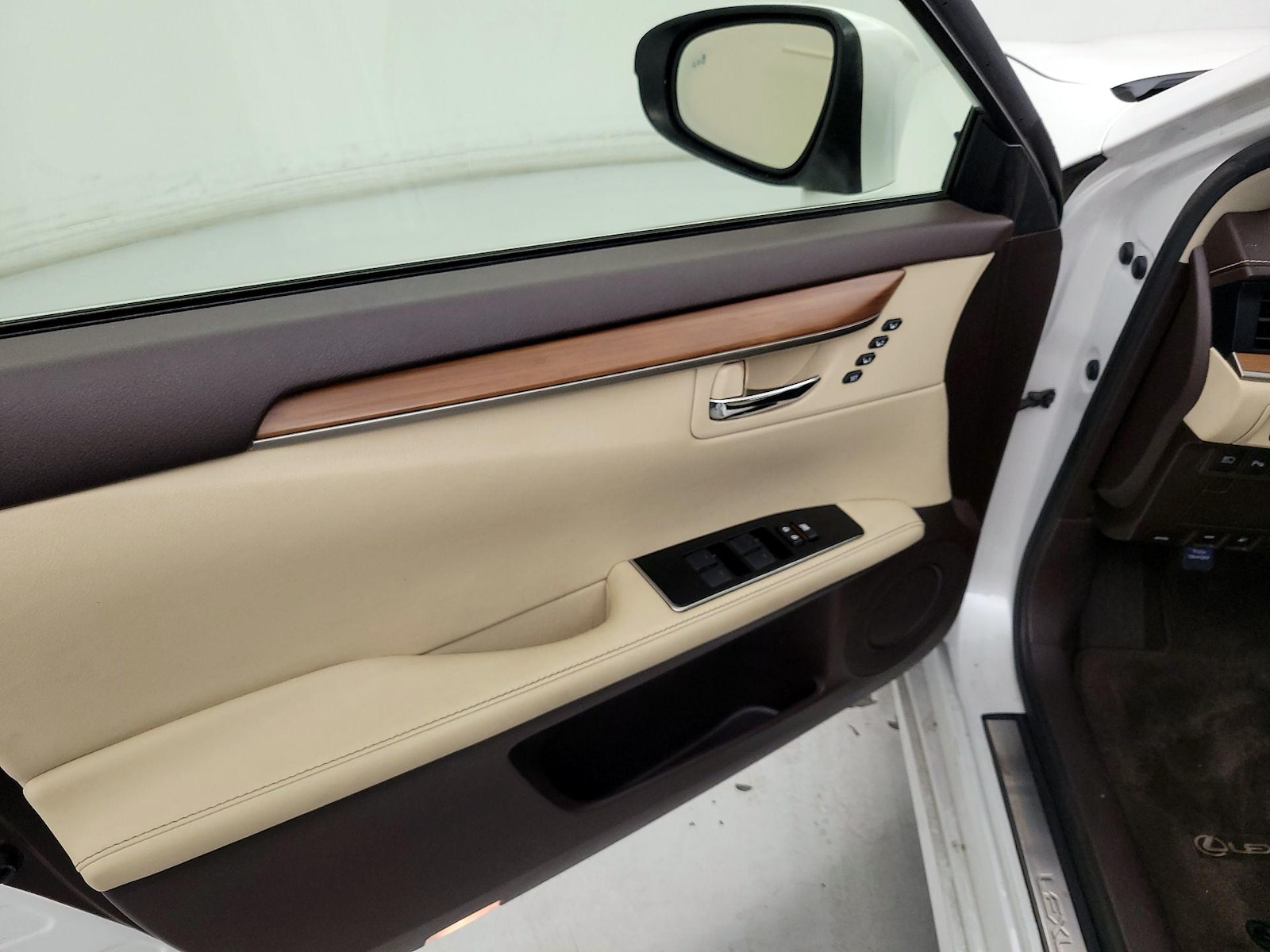 2016 Lexus ES 300h - Photo 13