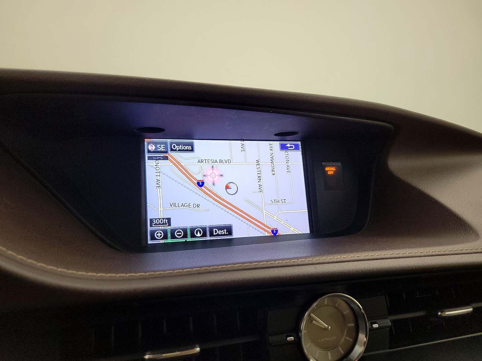 2016 Lexus ES 300h - Photo 15