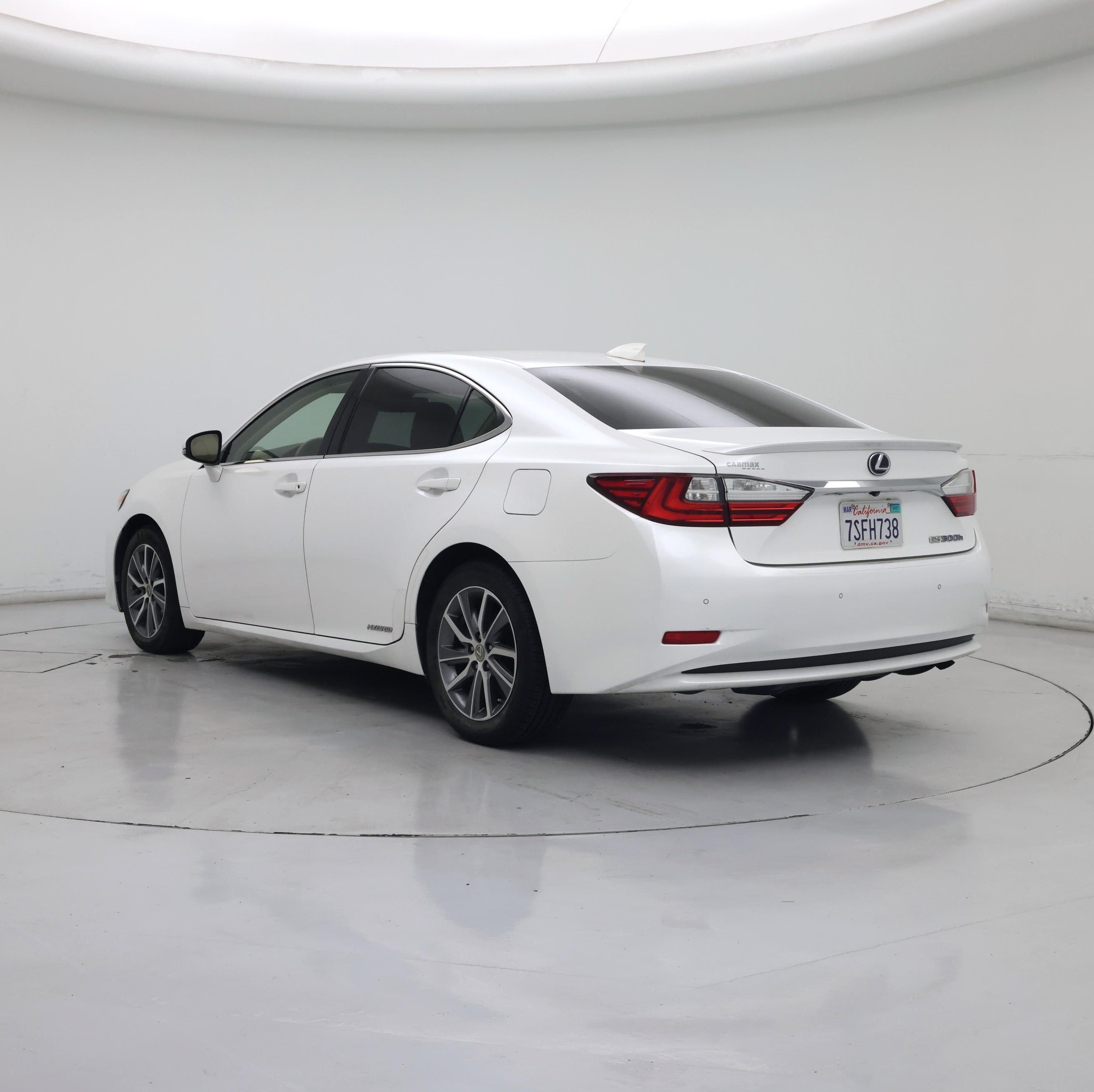 Thumbnail: 2016 Lexus ES - 2