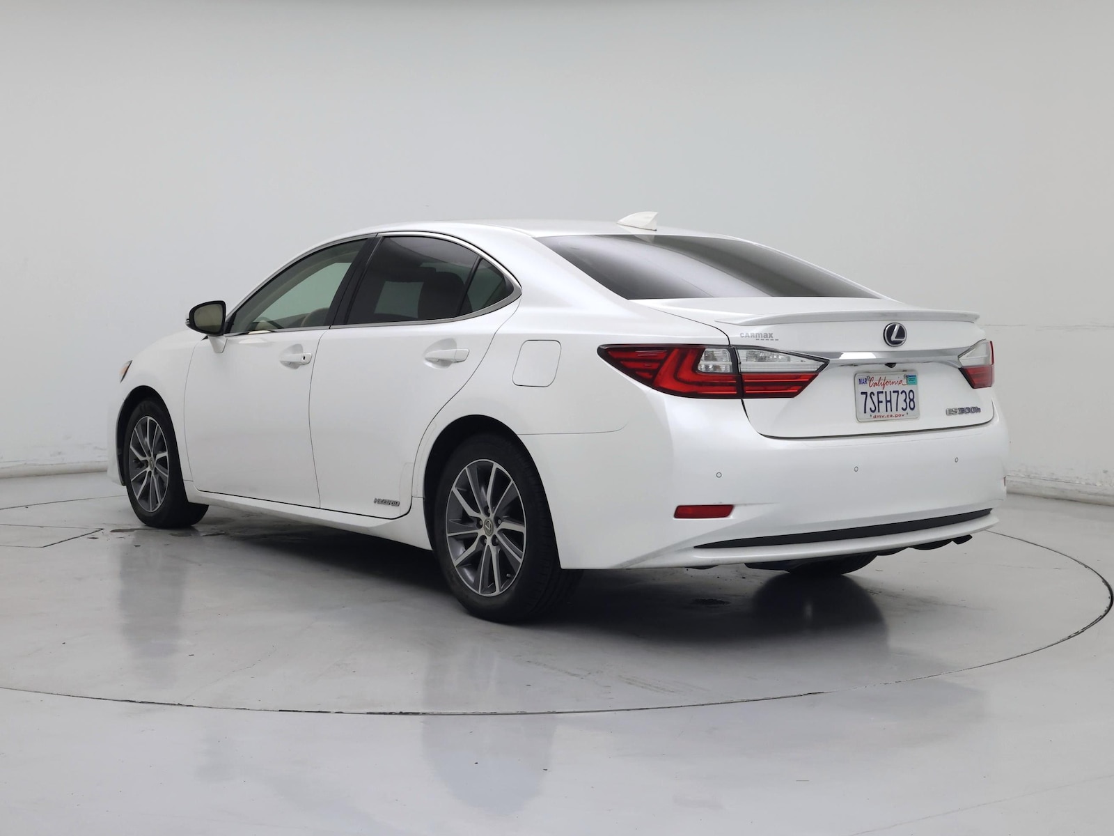 2016 Lexus ES 300h - Photo 3