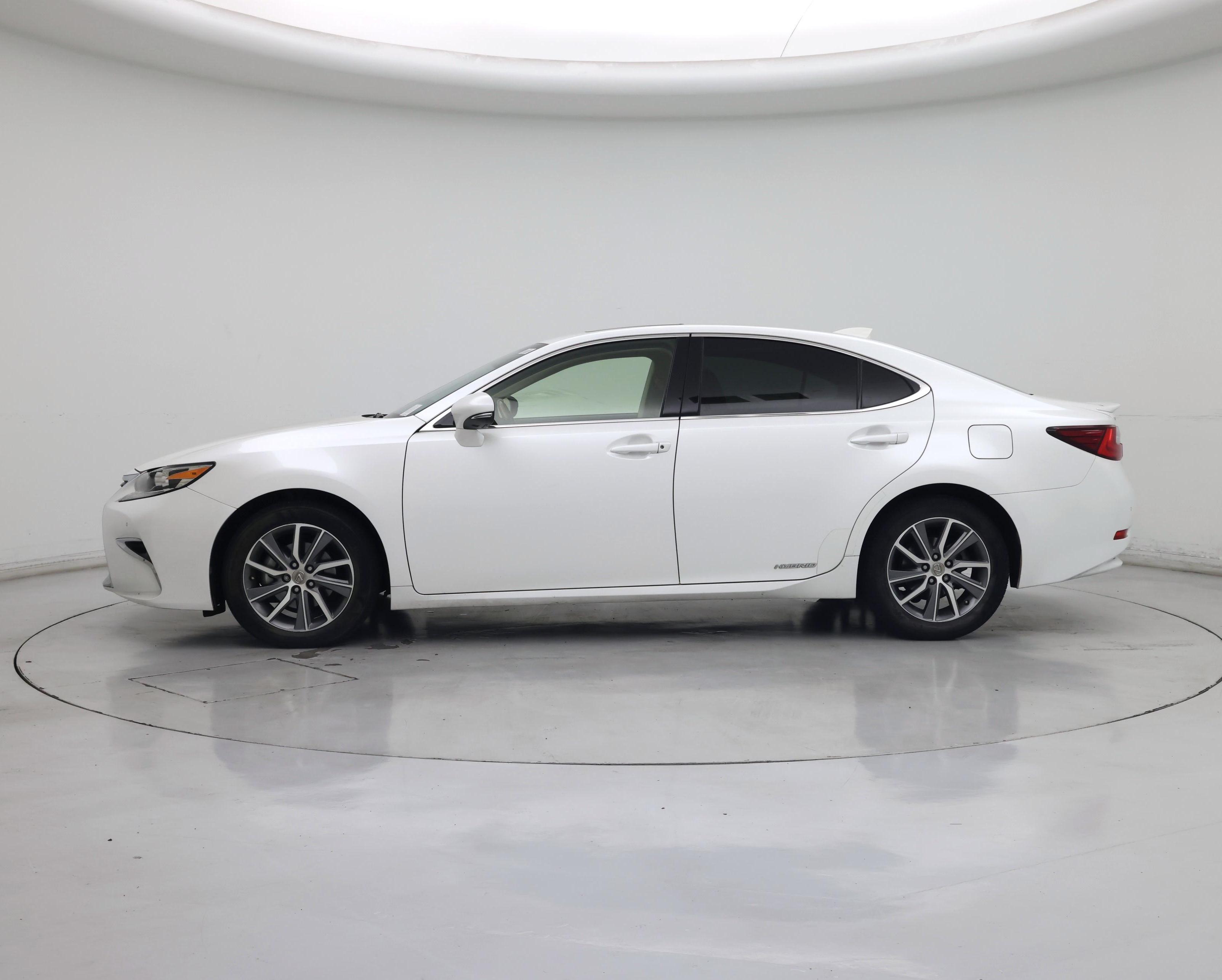 Thumbnail: 2016 Lexus ES - 3