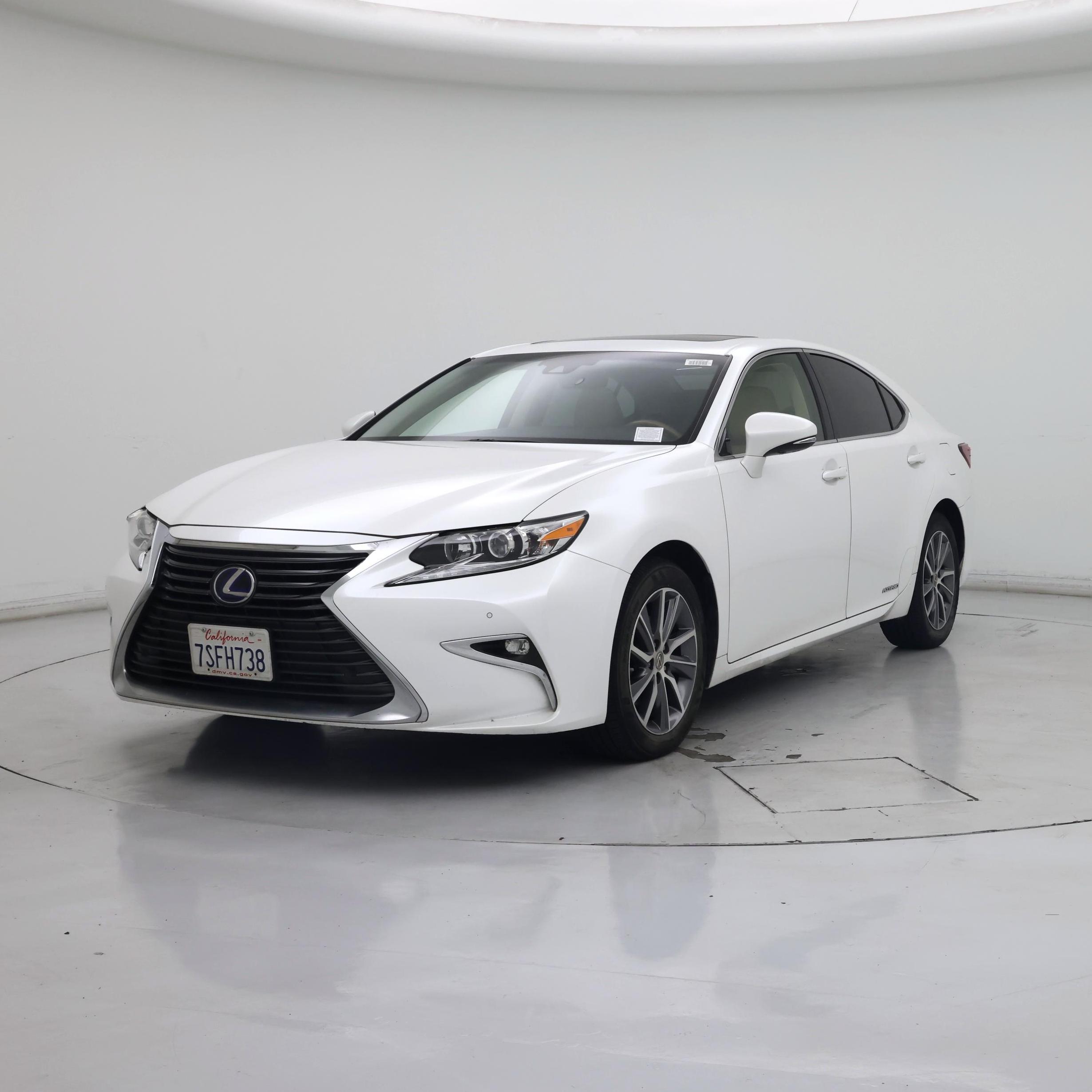 Thumbnail: 2016 Lexus ES - 4