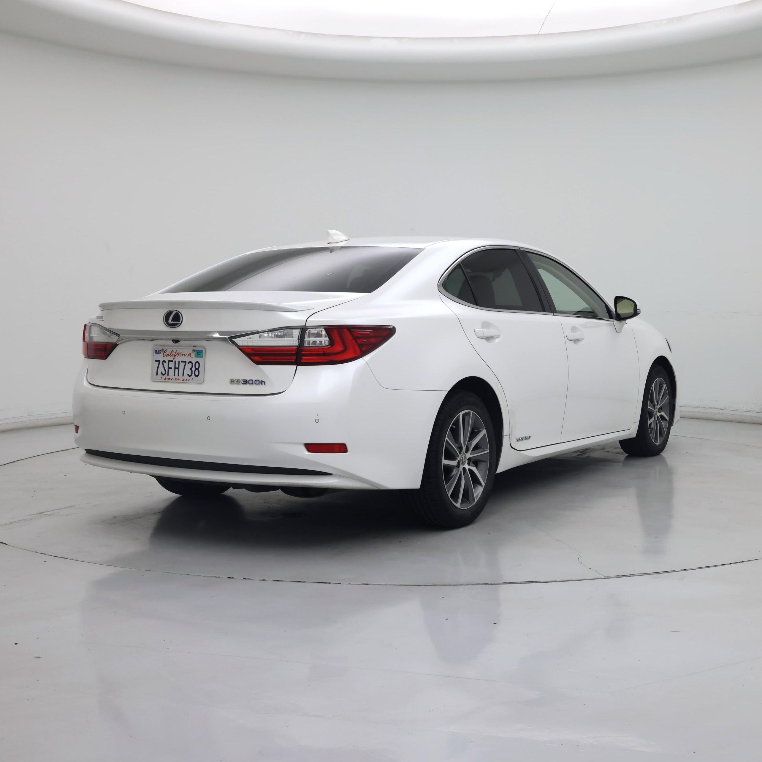 Thumbnail: 2016 Lexus ES - 8