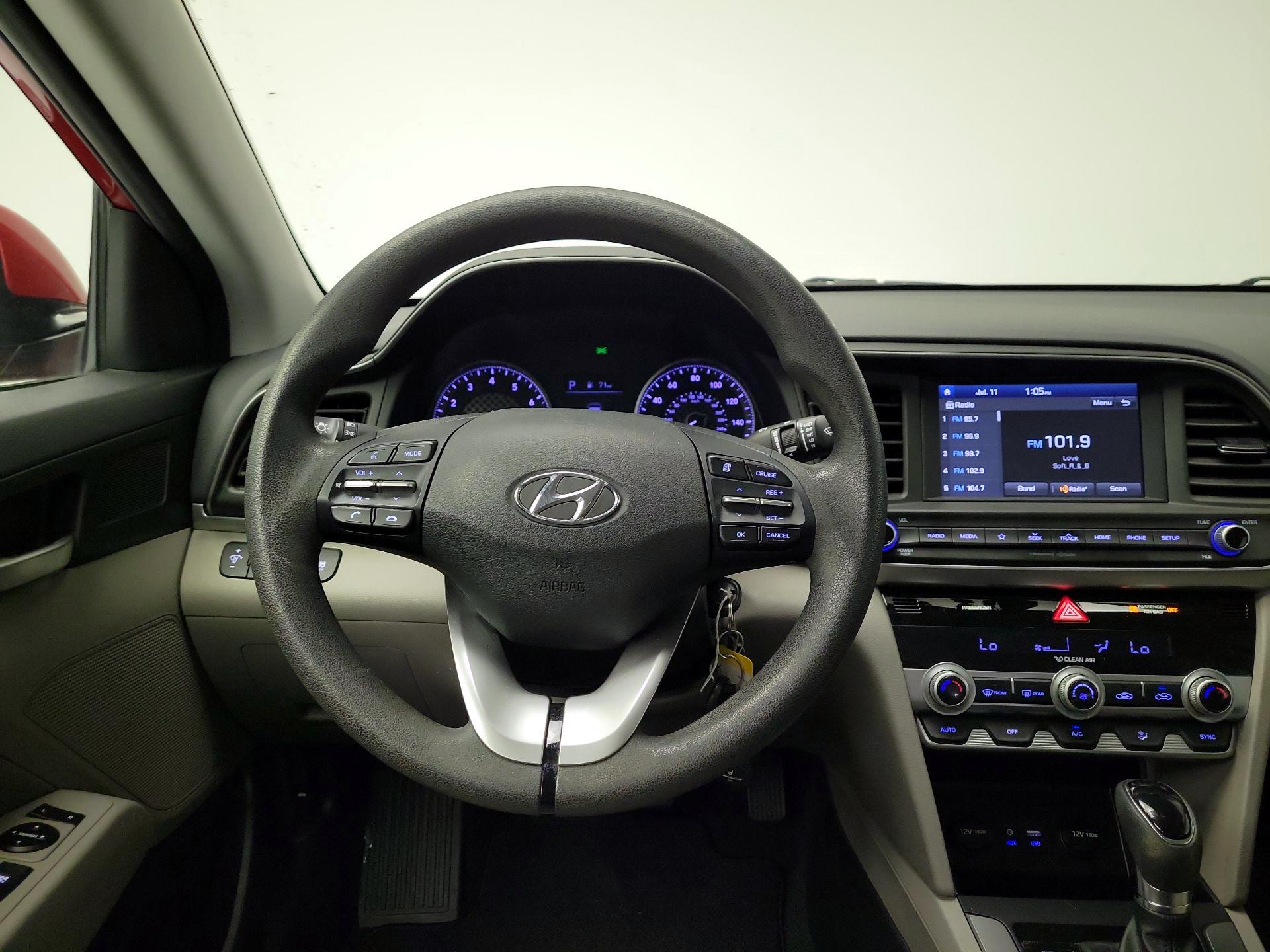 Thumbnail: 2020 Hyundai Elantra - 10