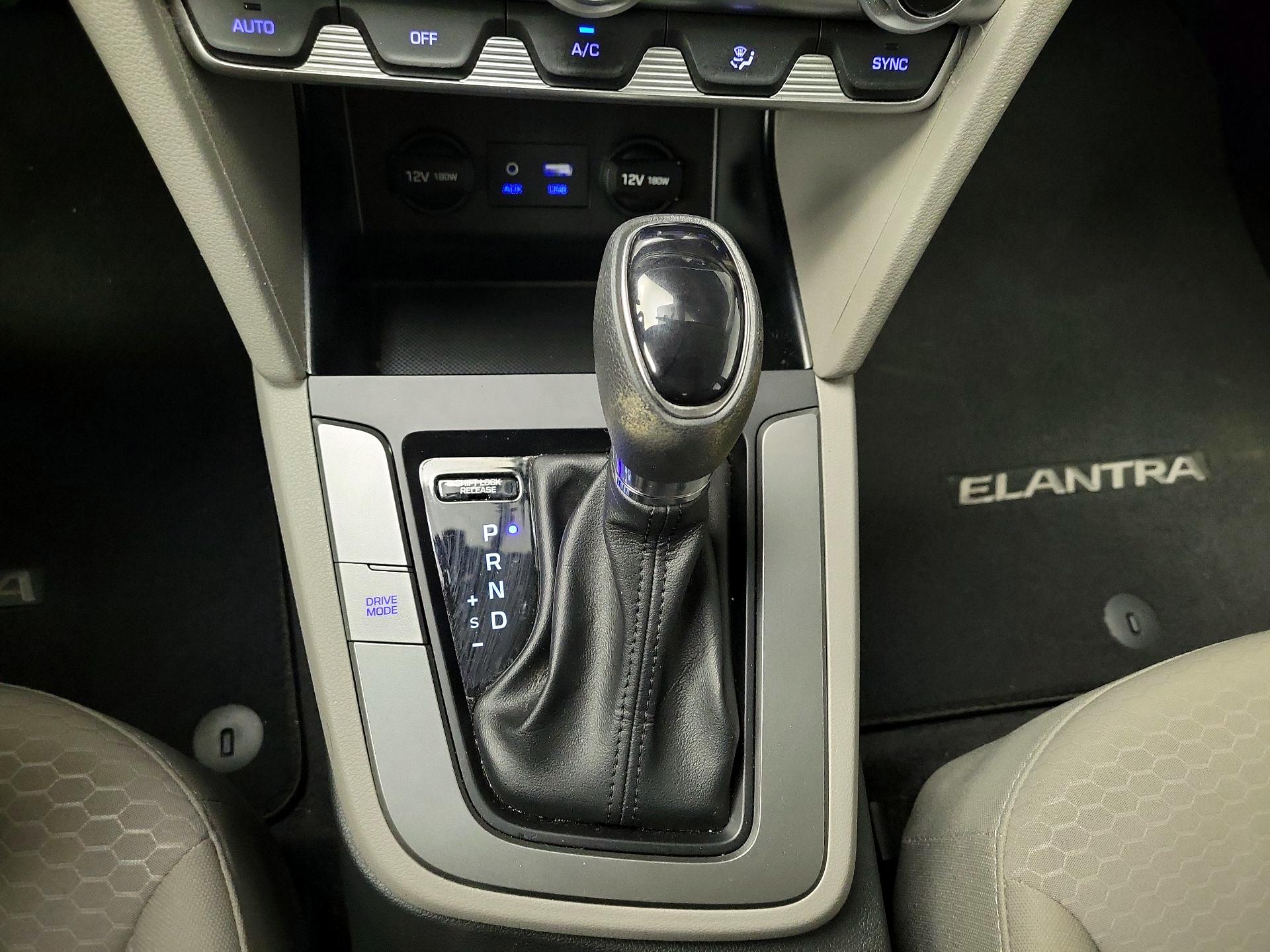Thumbnail: 2020 Hyundai Elantra - 17