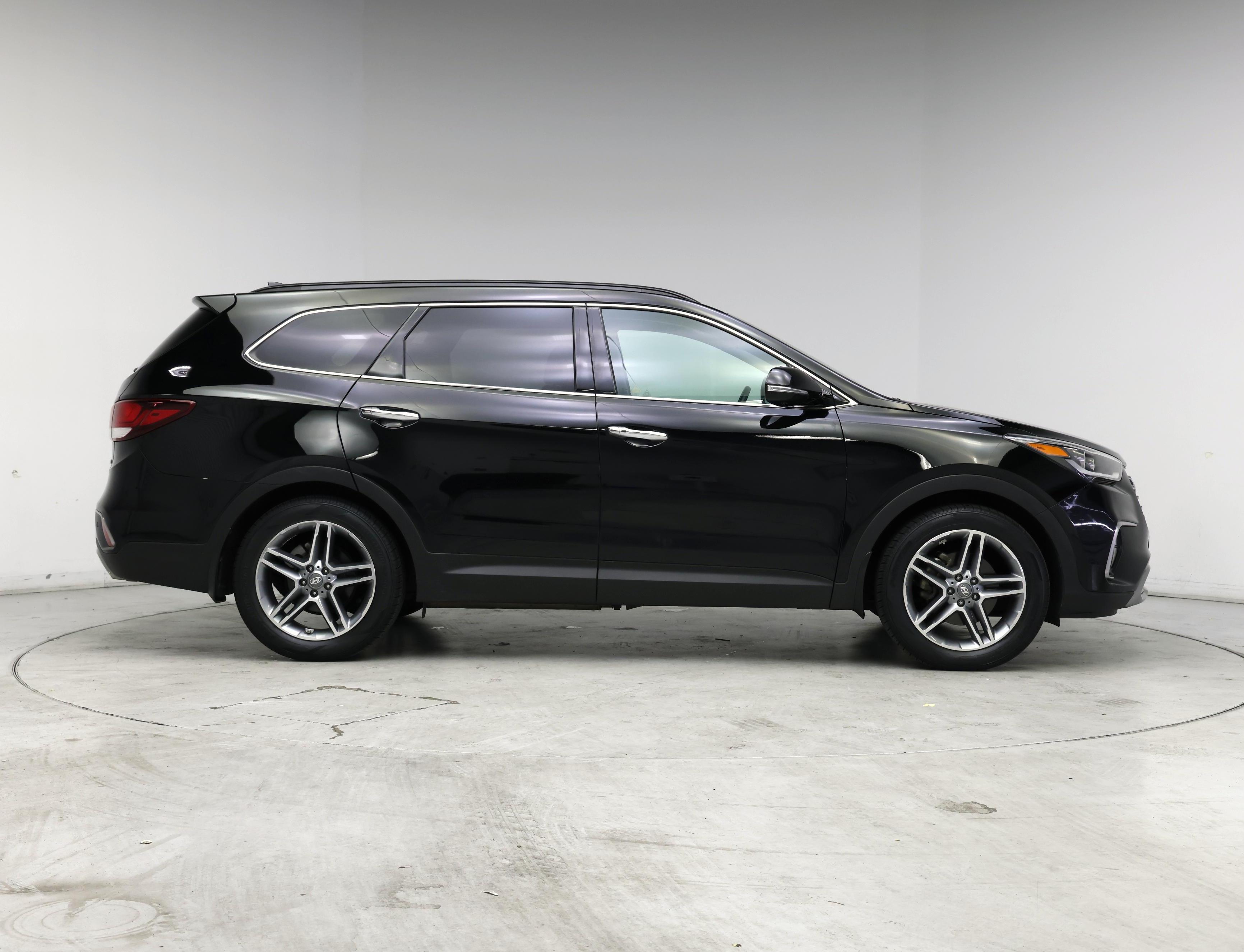 Thumbnail: 2017 Hyundai Santa Fe - 7