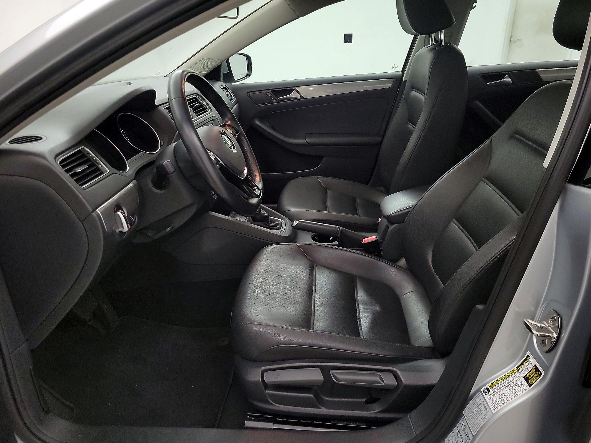 Thumbnail: 2015 Volkswagen Jetta - 11