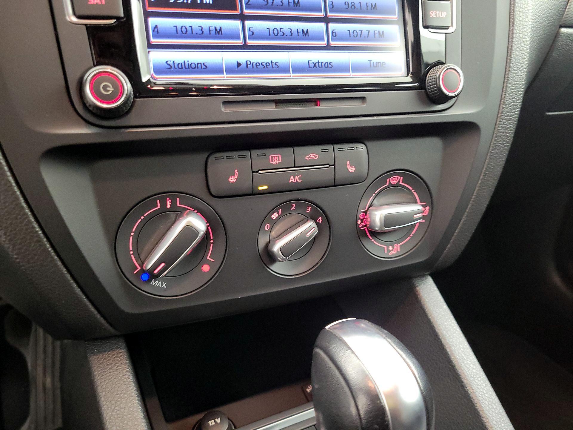 Thumbnail: 2015 Volkswagen Jetta - 16