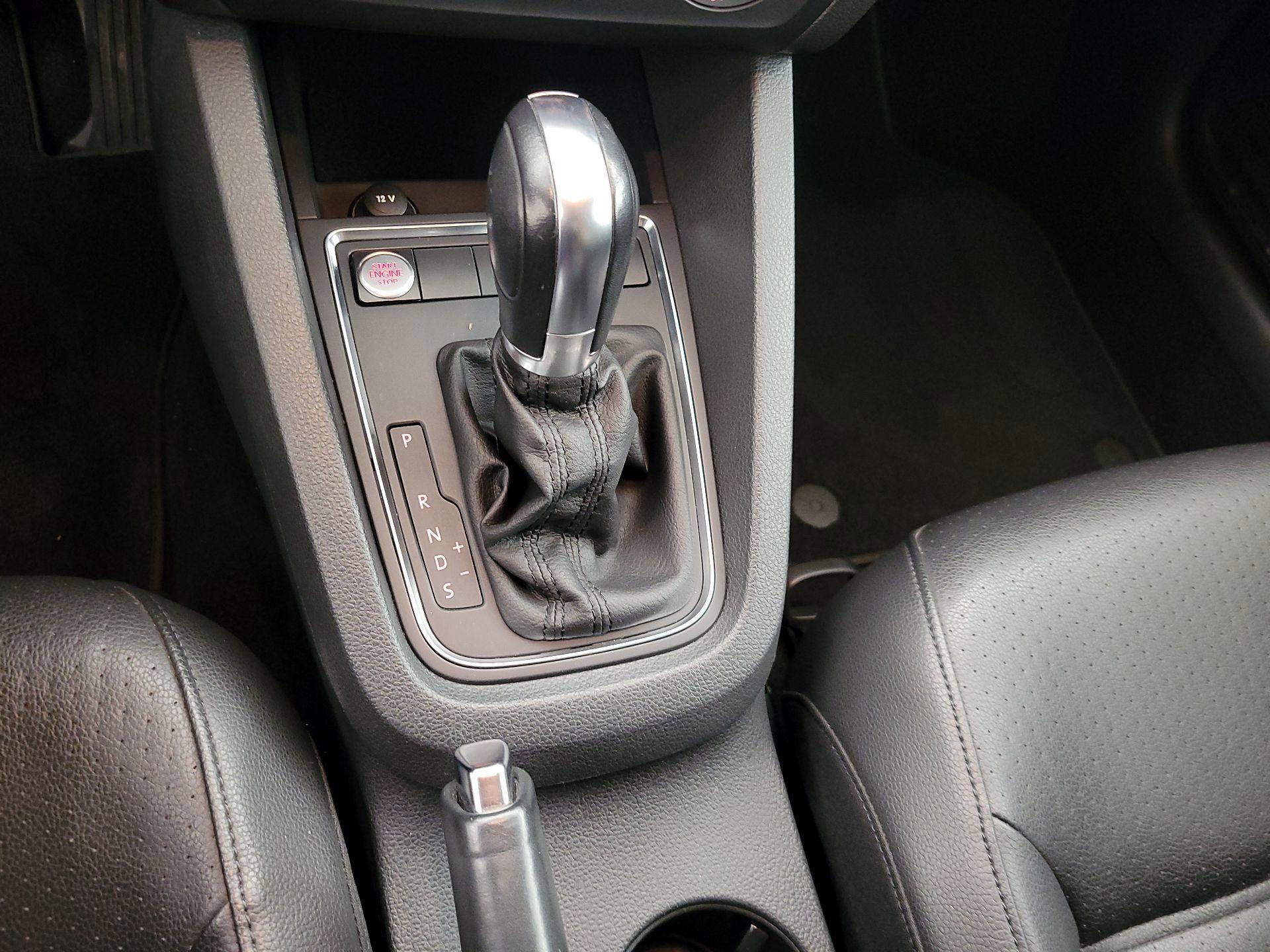 Thumbnail: 2015 Volkswagen Jetta - 17