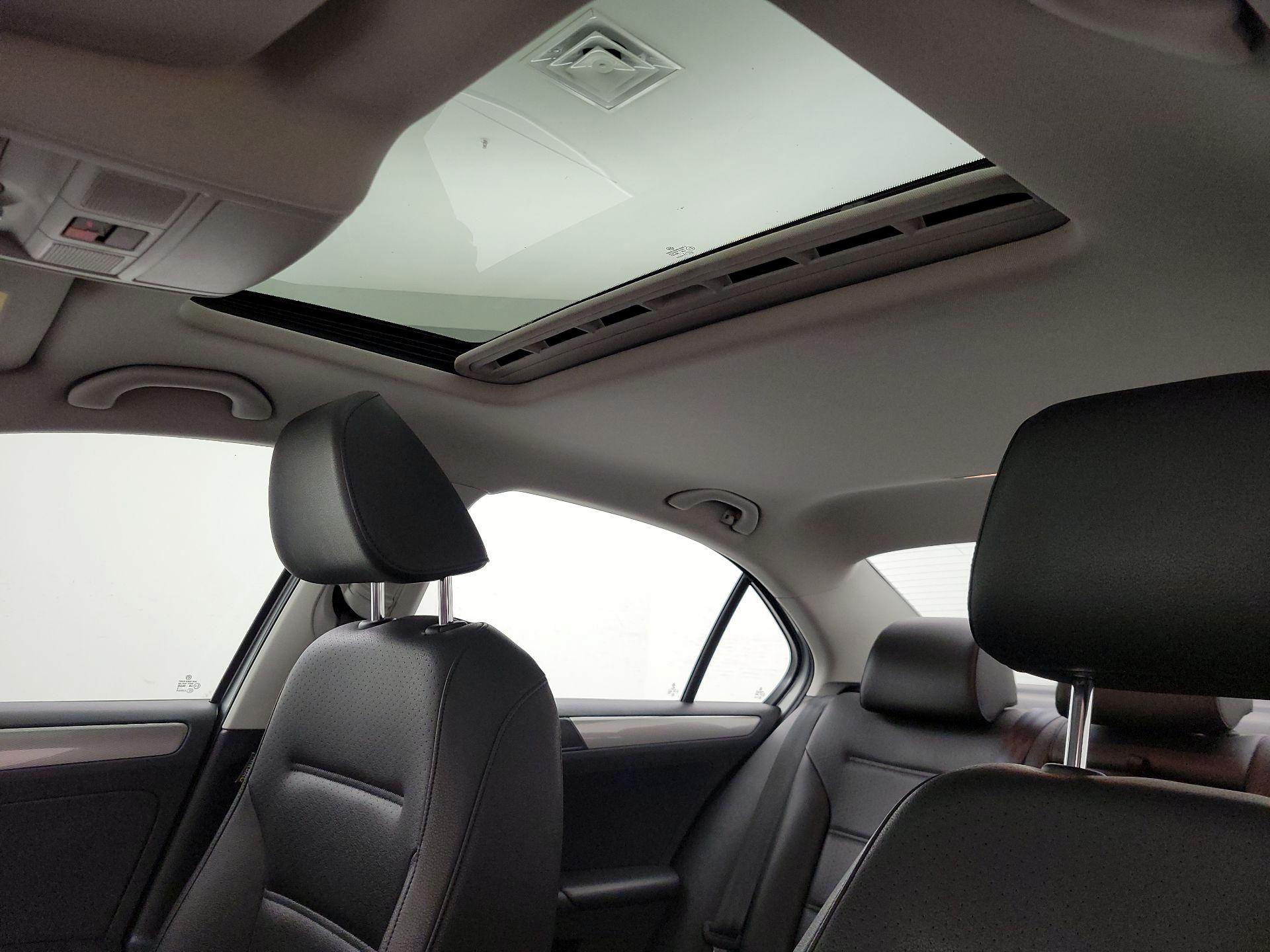 Thumbnail: 2015 Volkswagen Jetta - 19