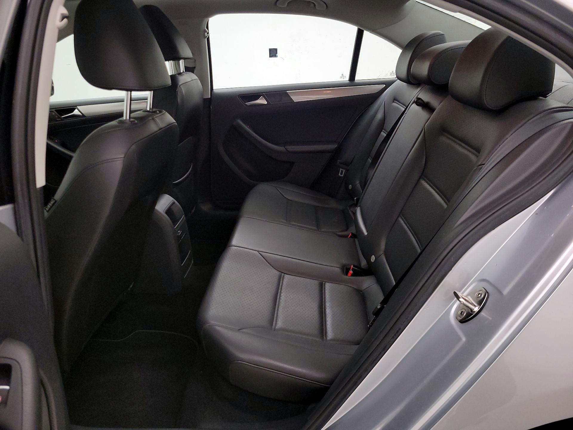 Thumbnail: 2015 Volkswagen Jetta - 20