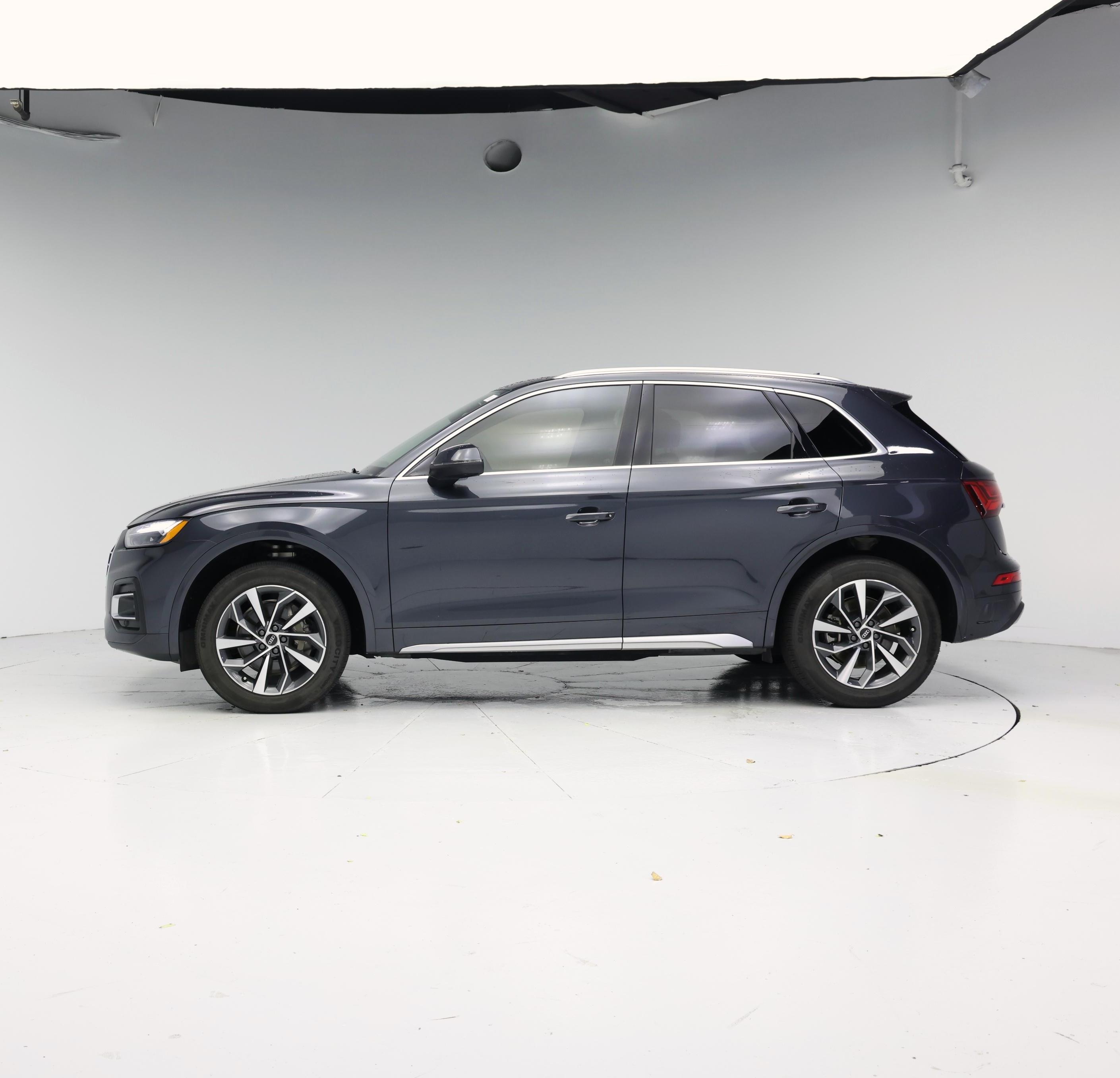 Thumbnail: 2021 Audi Q5 - 3