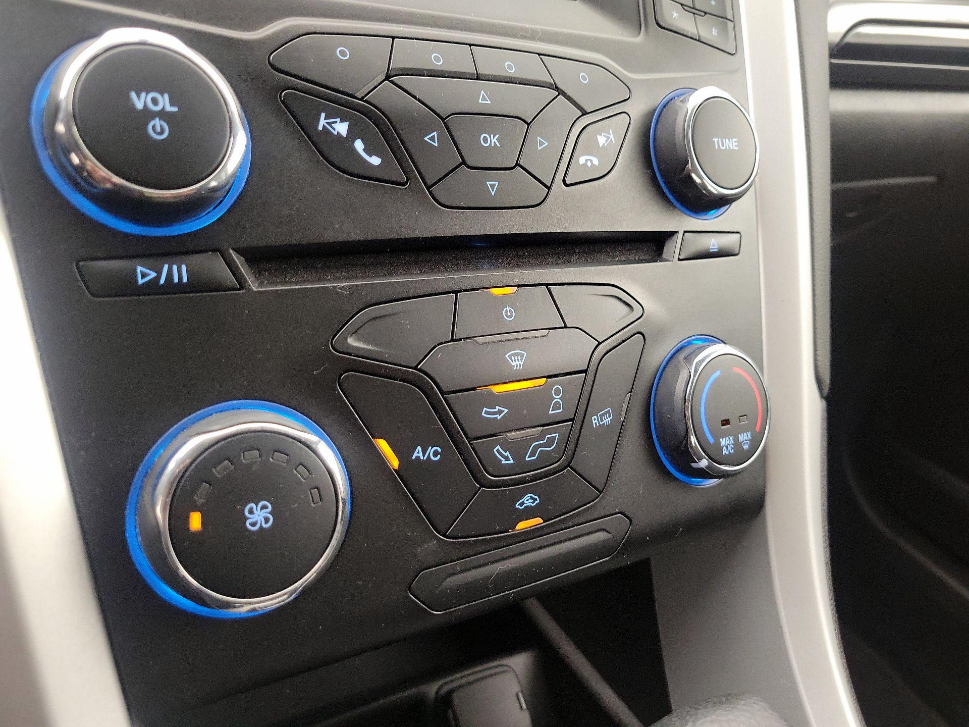 Thumbnail: 2014 Ford Fusion - 15