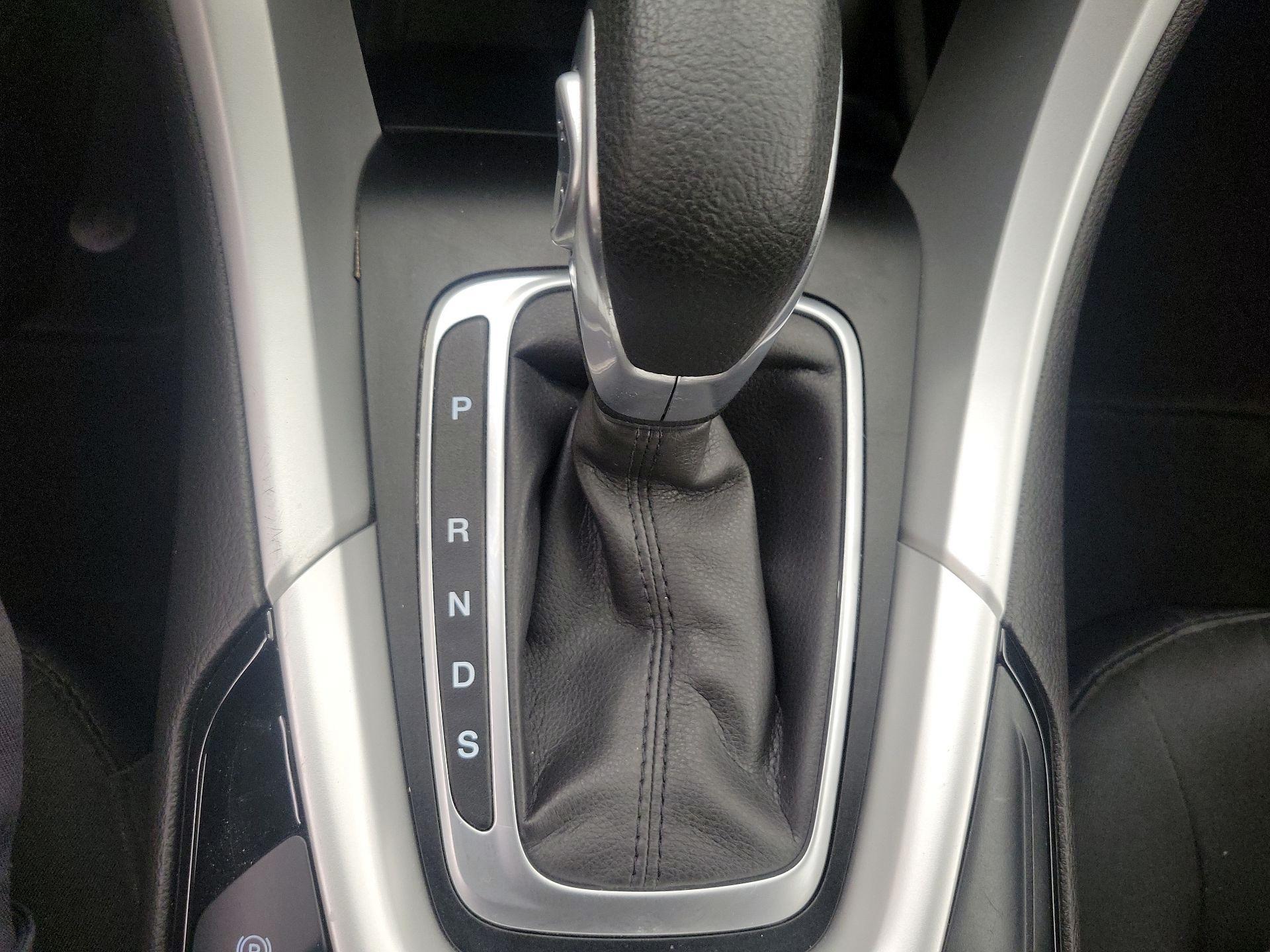 Thumbnail: 2014 Ford Fusion - 16