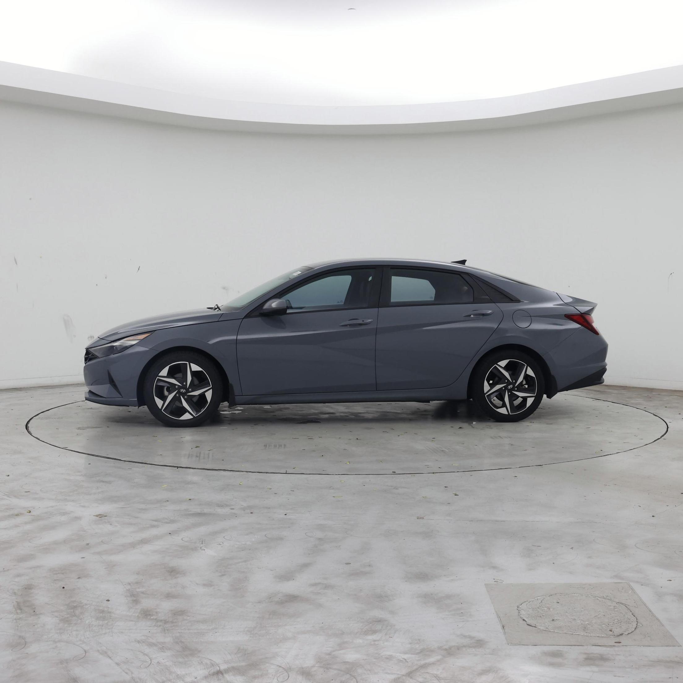 Thumbnail: 2023 Hyundai Elantra - 3