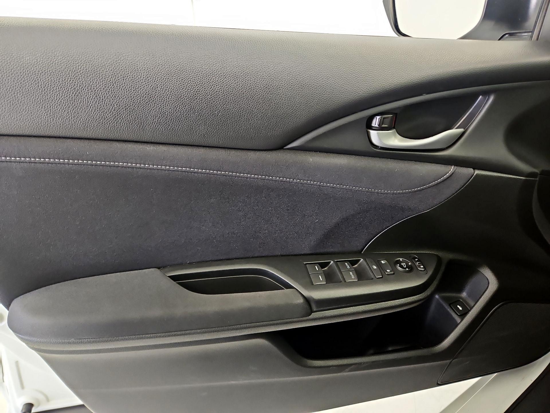 Thumbnail: 2020 Honda Insight - 12
