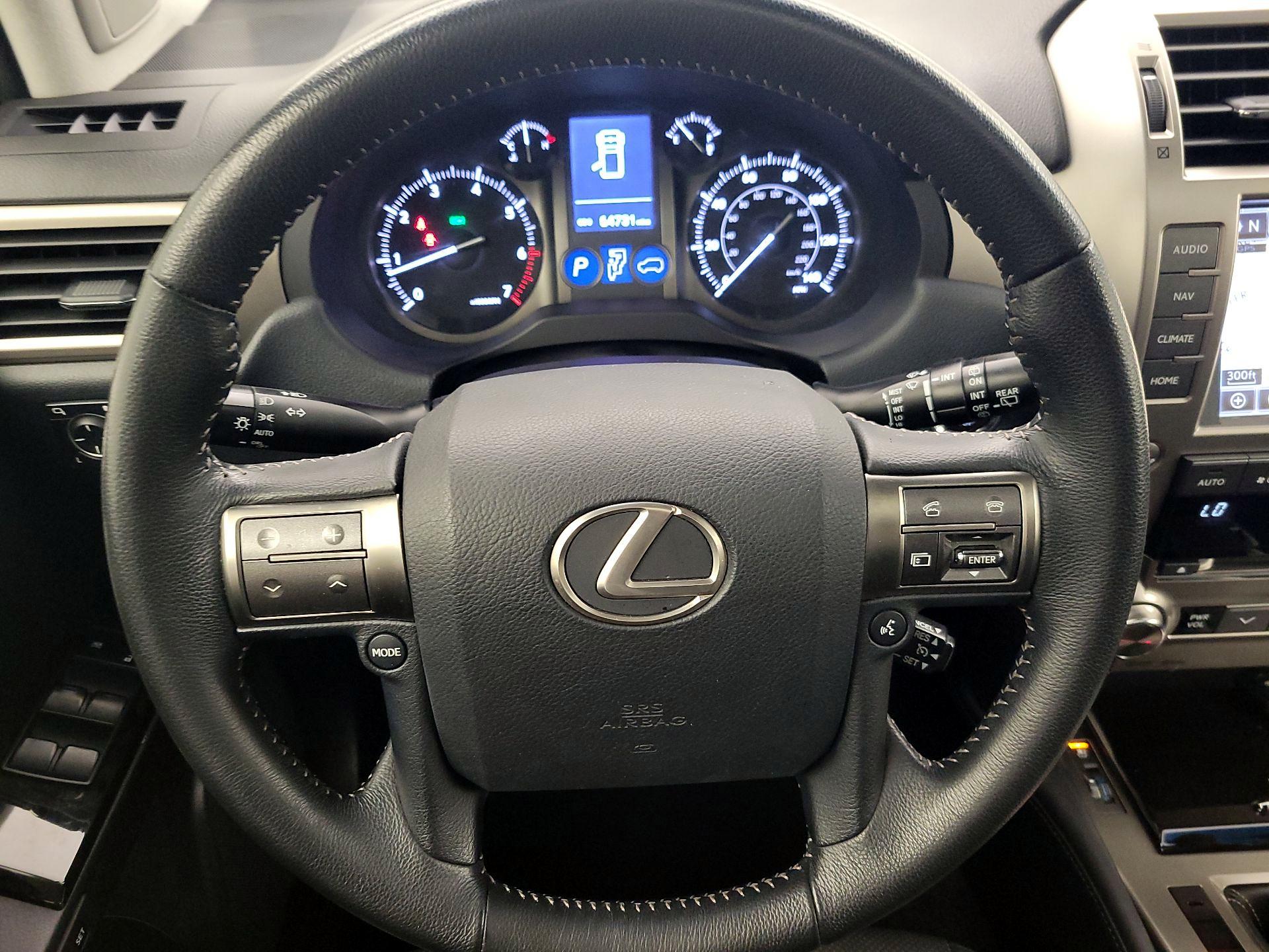 Thumbnail: 2016 Lexus GX - 10