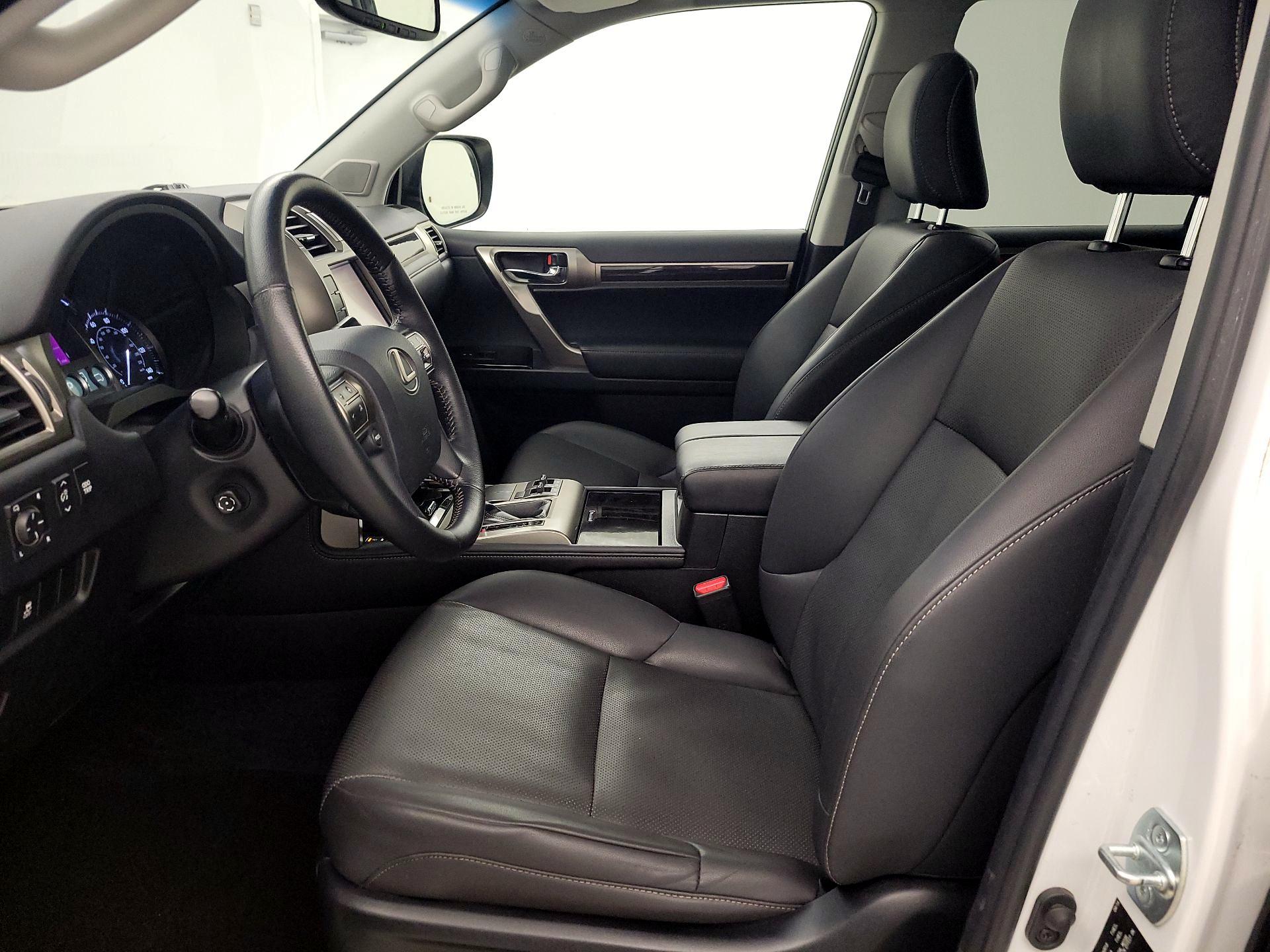 Thumbnail: 2016 Lexus GX - 11