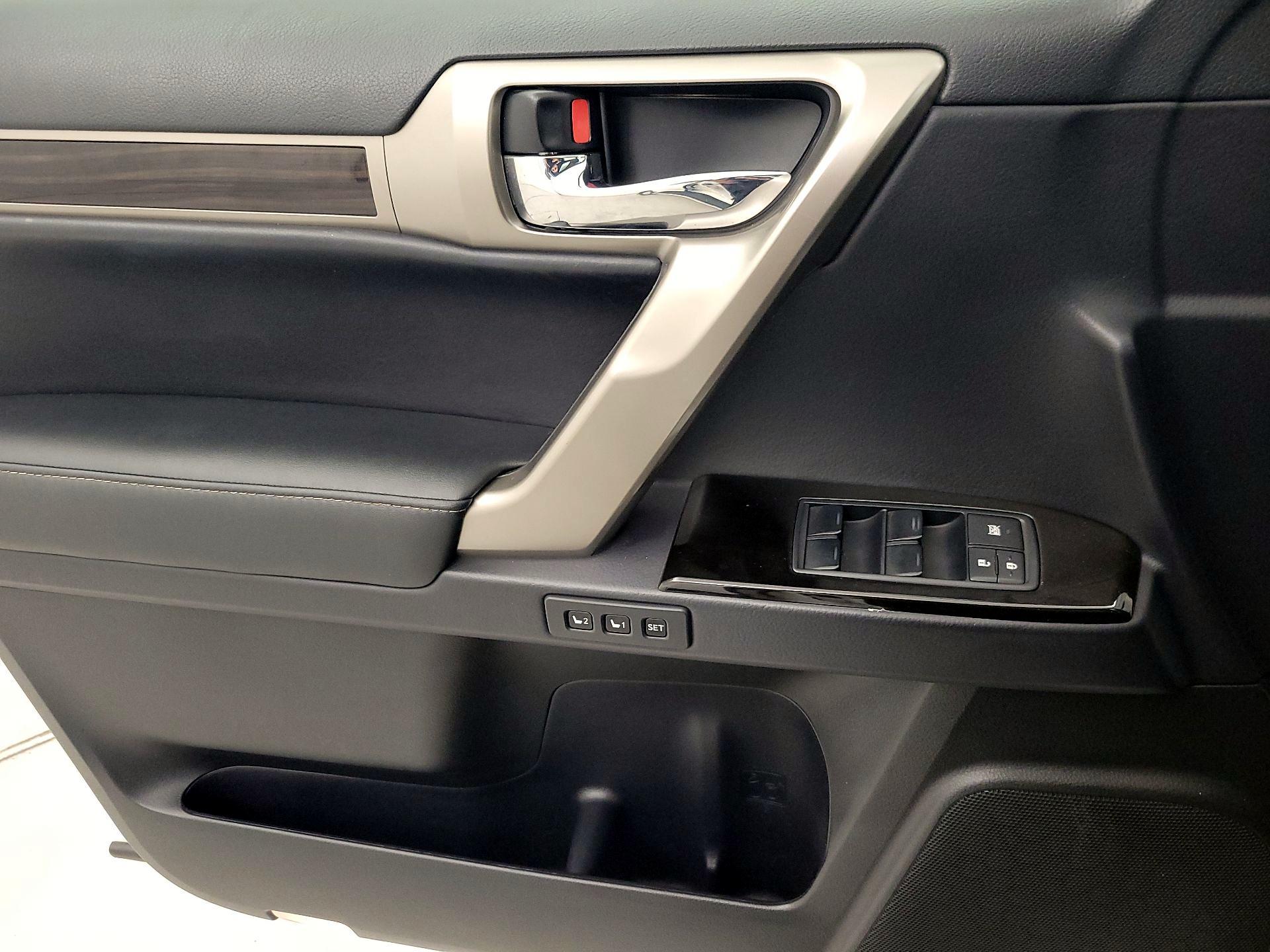 Thumbnail: 2016 Lexus GX - 12