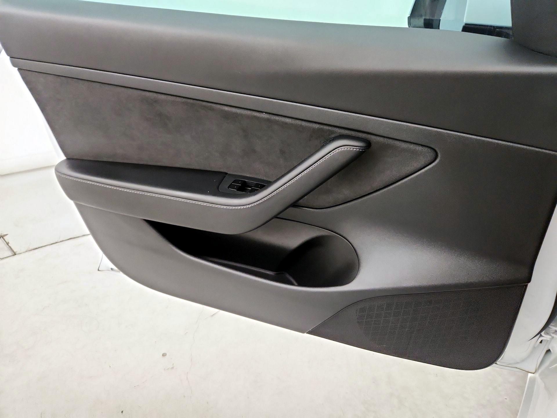 Thumbnail: 2021 Tesla Model 3 - 12