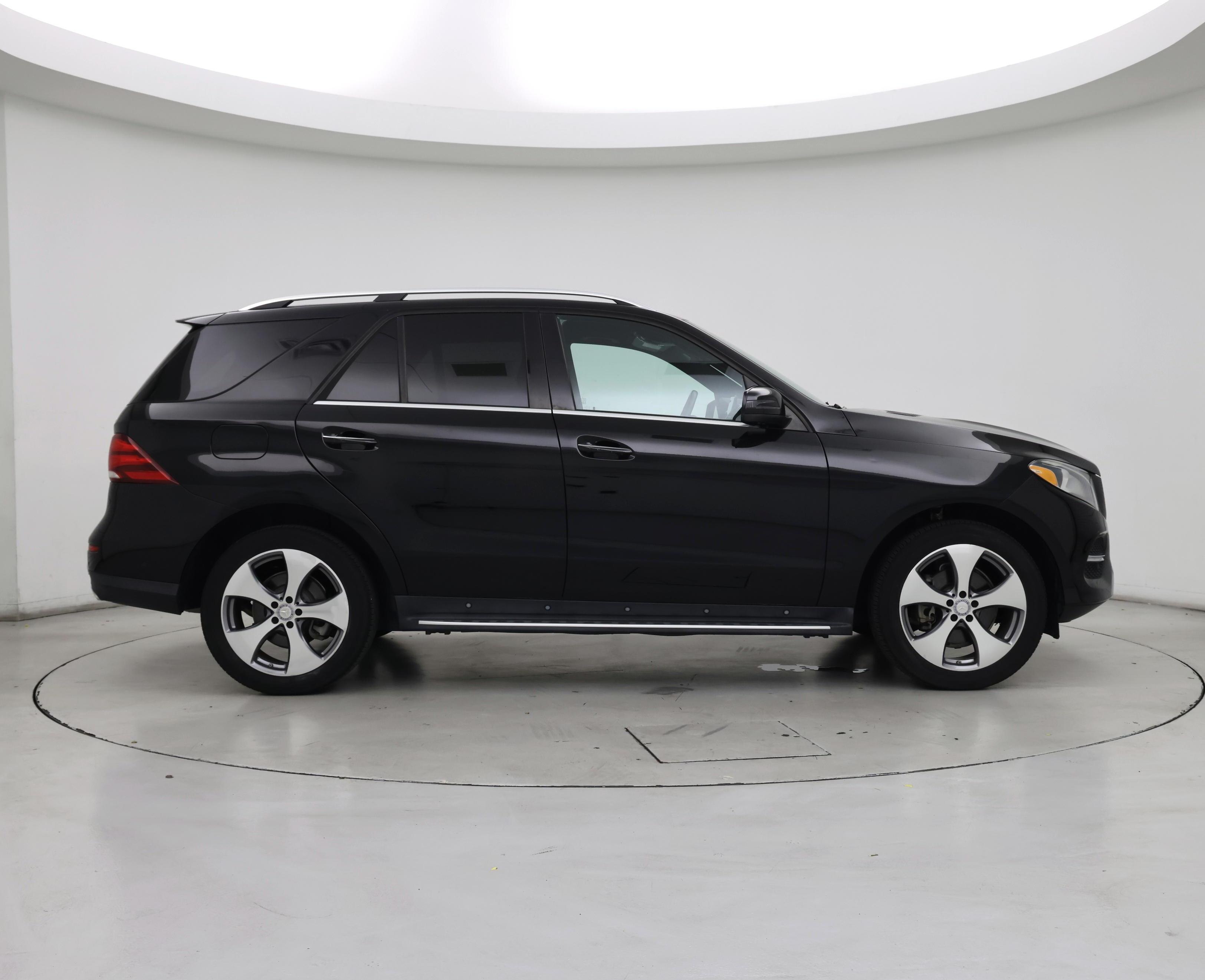 Thumbnail: 2016 Mercedes-Benz GLE - 7