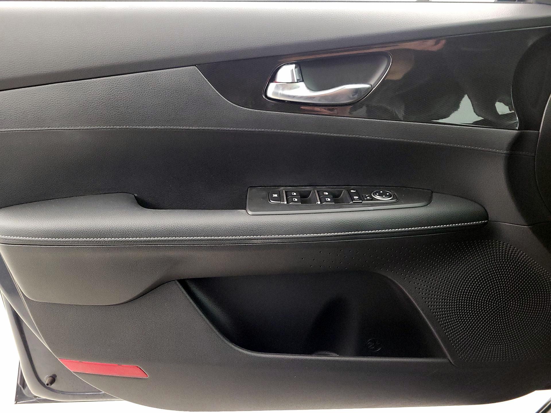 Thumbnail: 2023 Kia Forte - 12