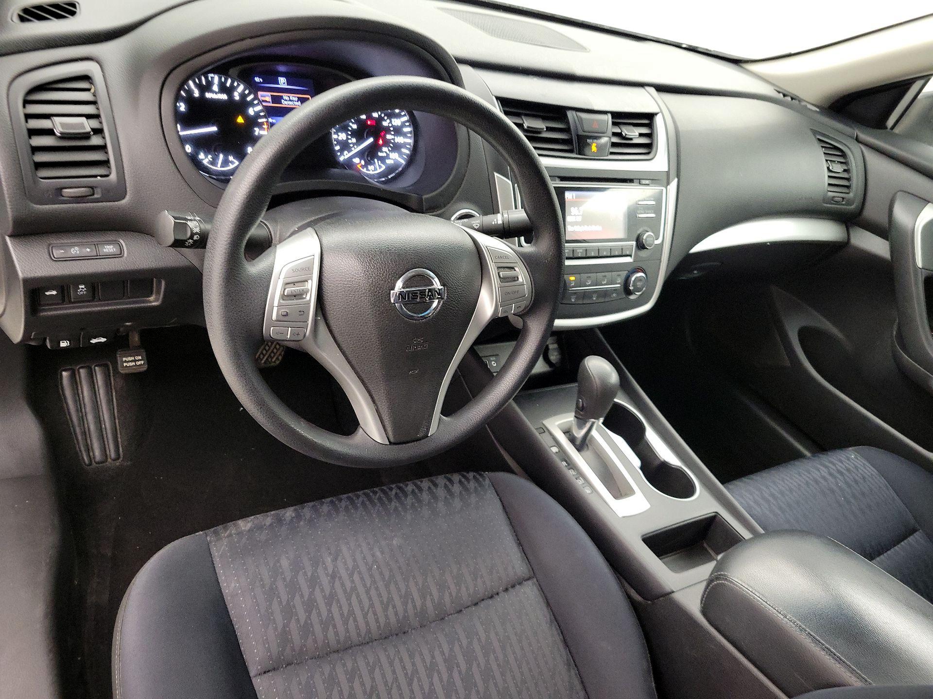 Thumbnail: 2018 Nissan Altima - 9