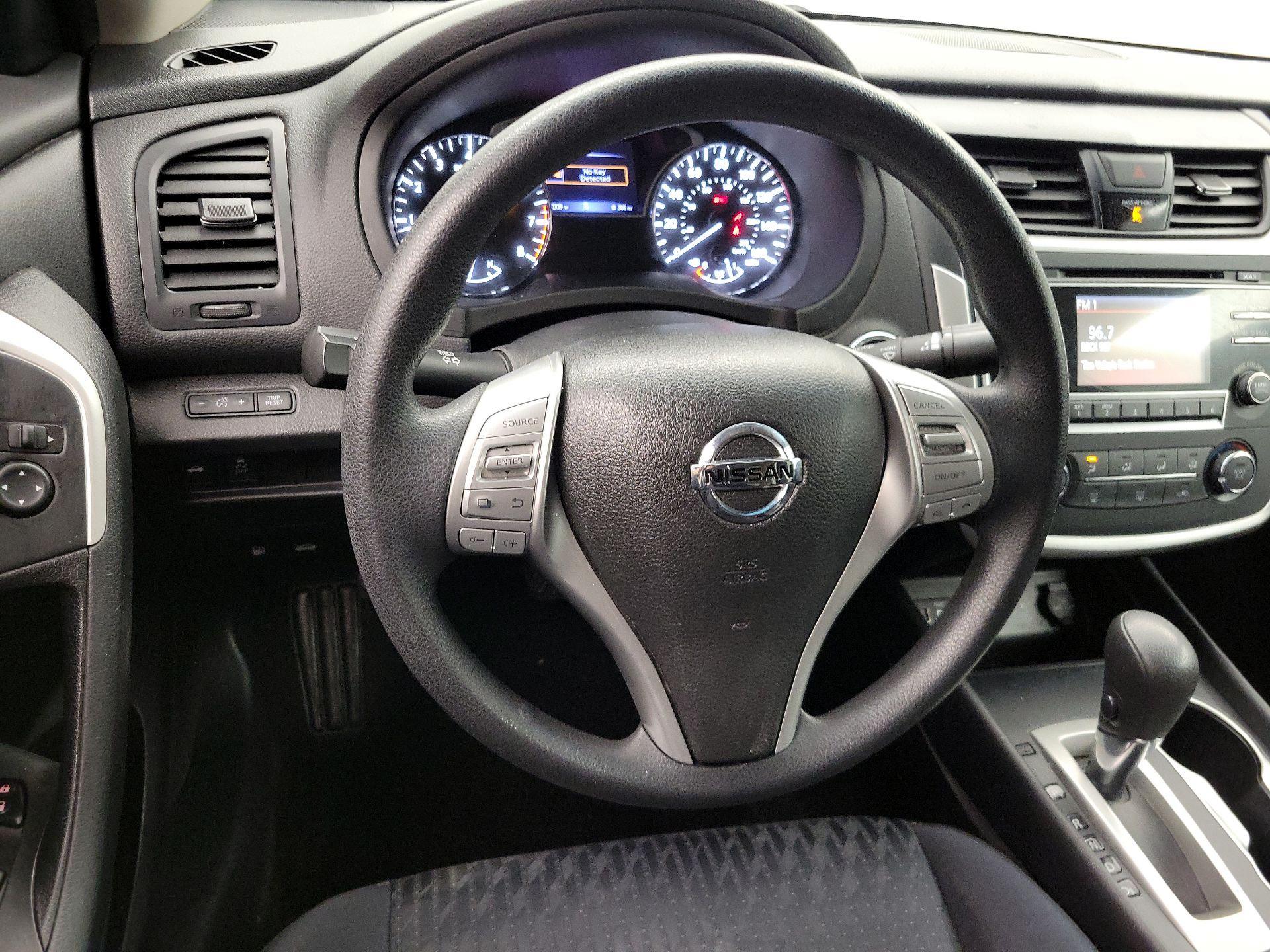 Thumbnail: 2018 Nissan Altima - 10