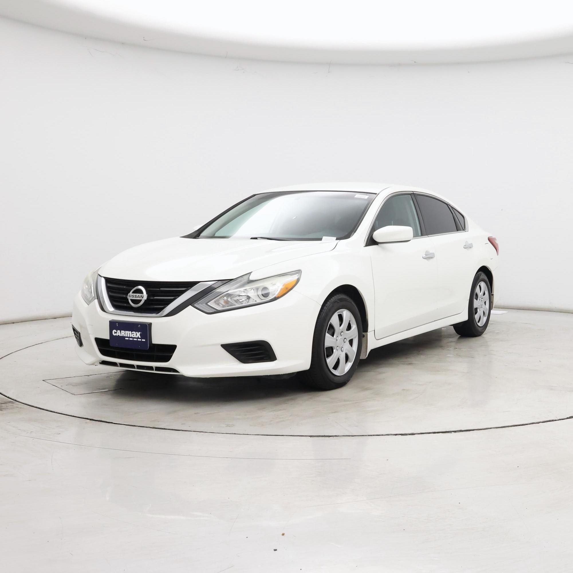 Thumbnail: 2018 Nissan Altima - 4