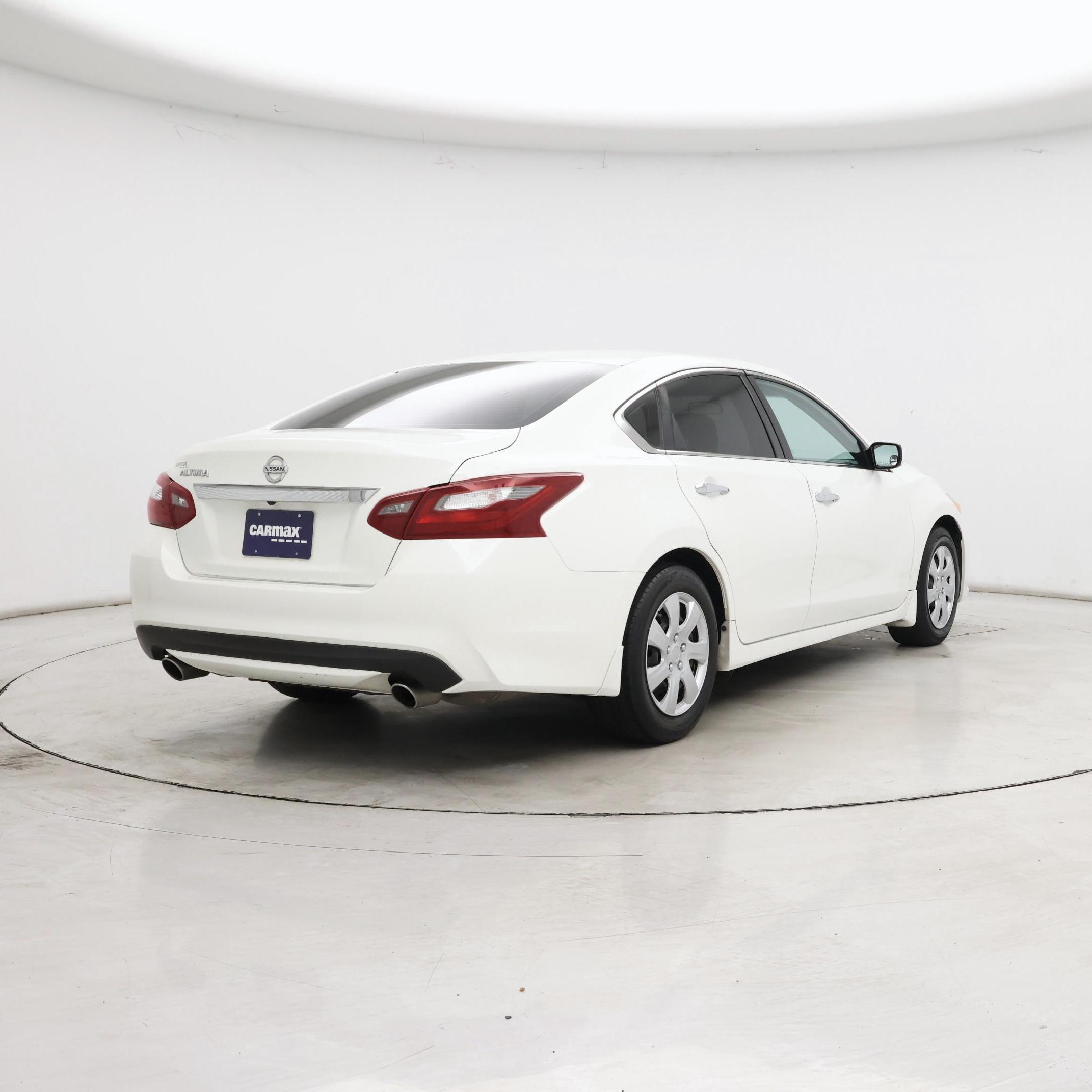 Thumbnail: 2018 Nissan Altima - 8