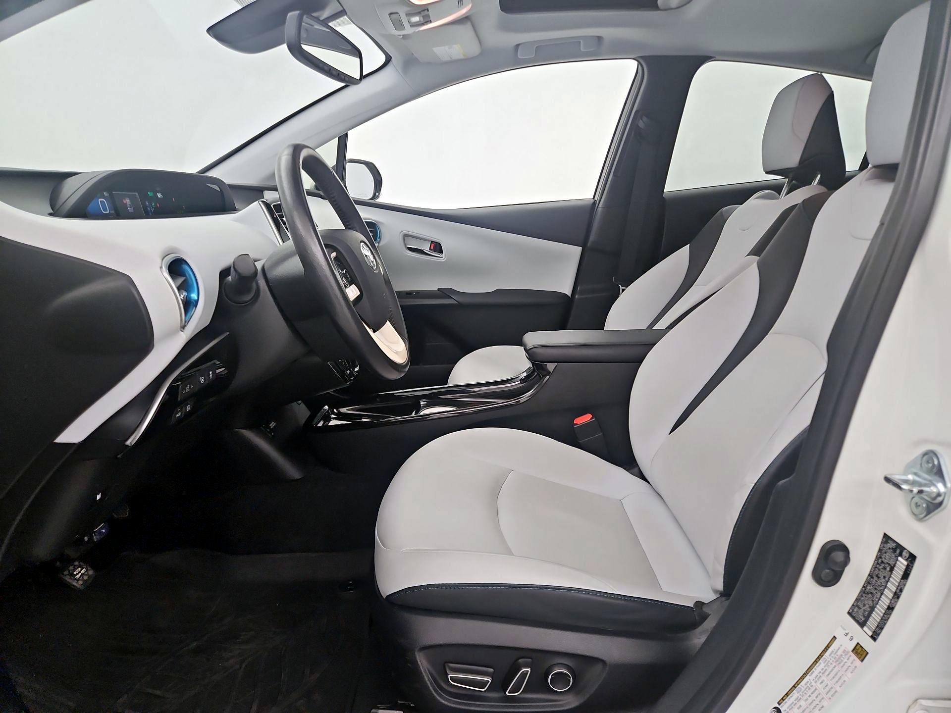 Thumbnail: 2016 Toyota Prius - 11