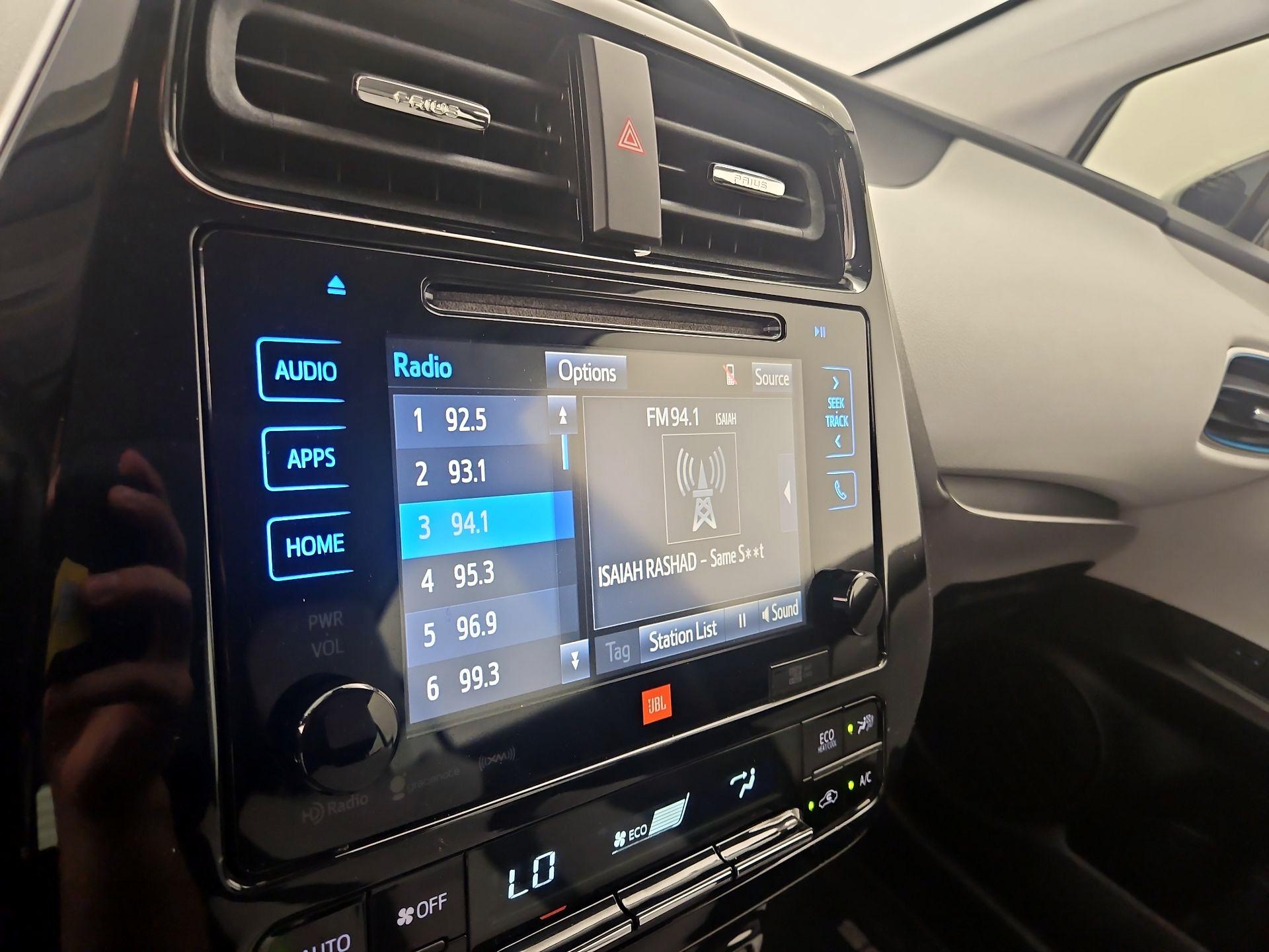 Thumbnail: 2016 Toyota Prius - 15