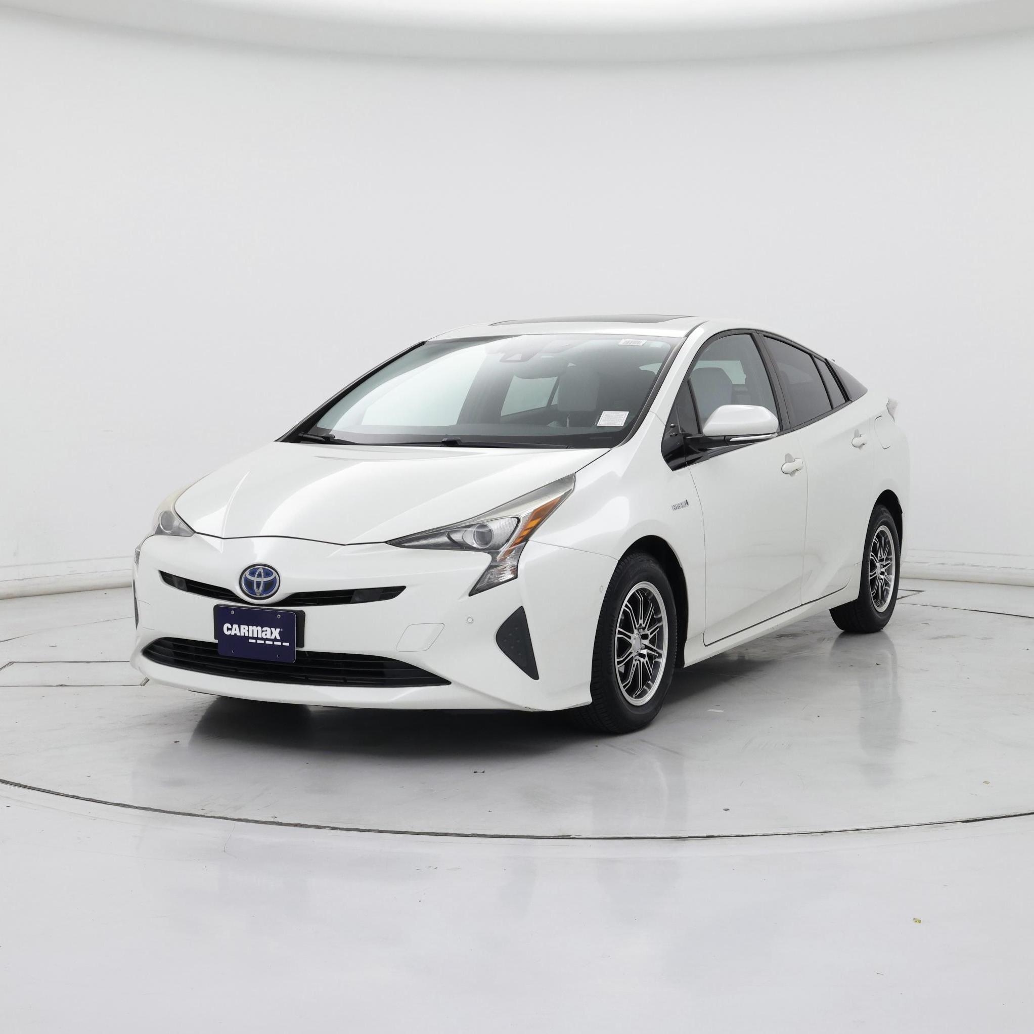 Thumbnail: 2016 Toyota Prius - 4